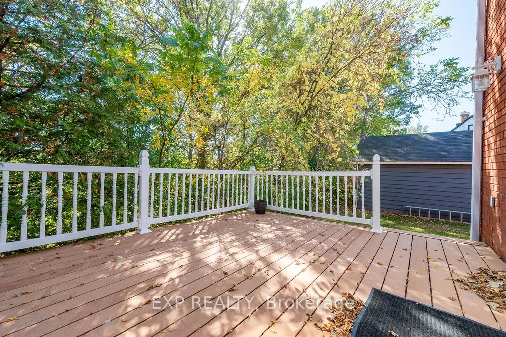 7 Hincks Avenue W