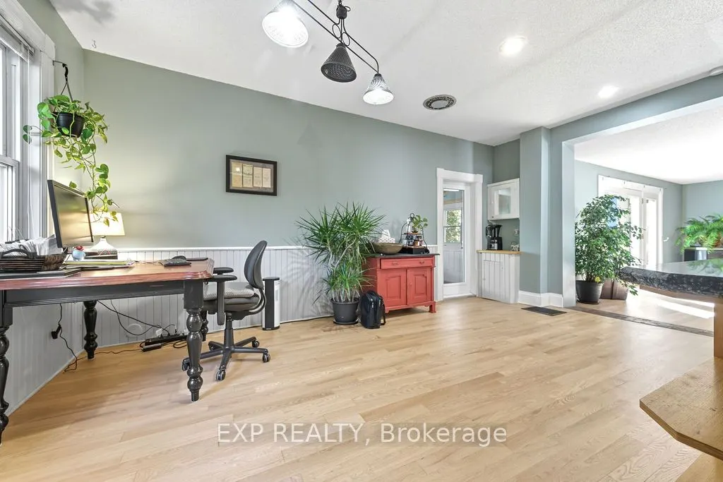 7 Hincks Avenue W