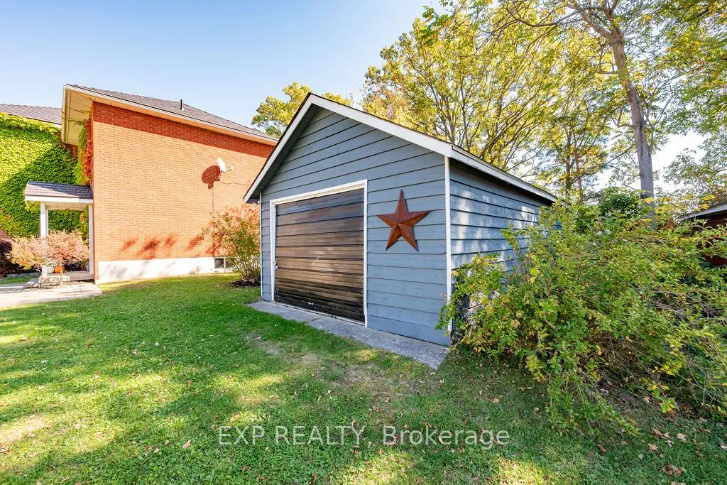 7 Hincks Avenue W