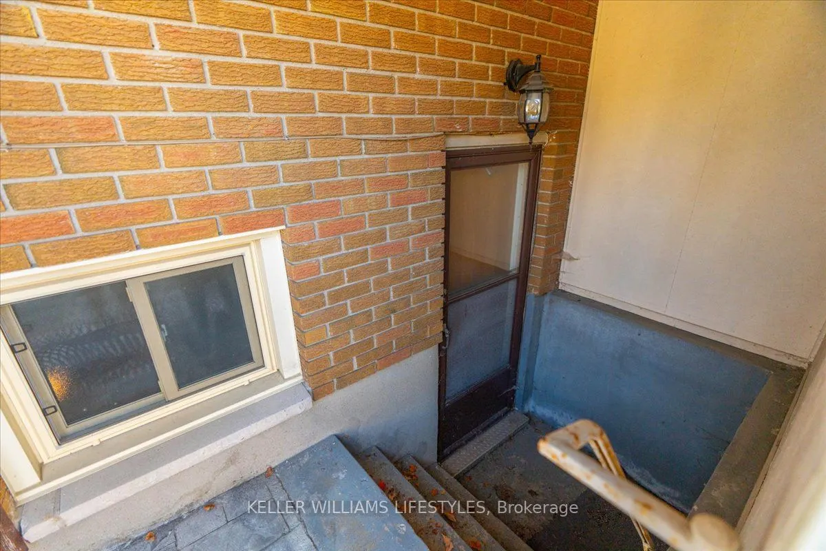 34 Stanhope Crescent