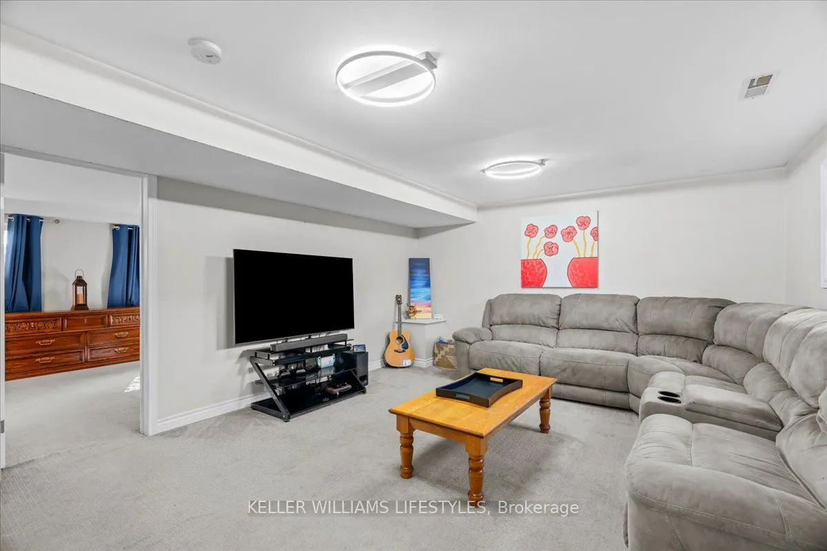 34 Stanhope Crescent