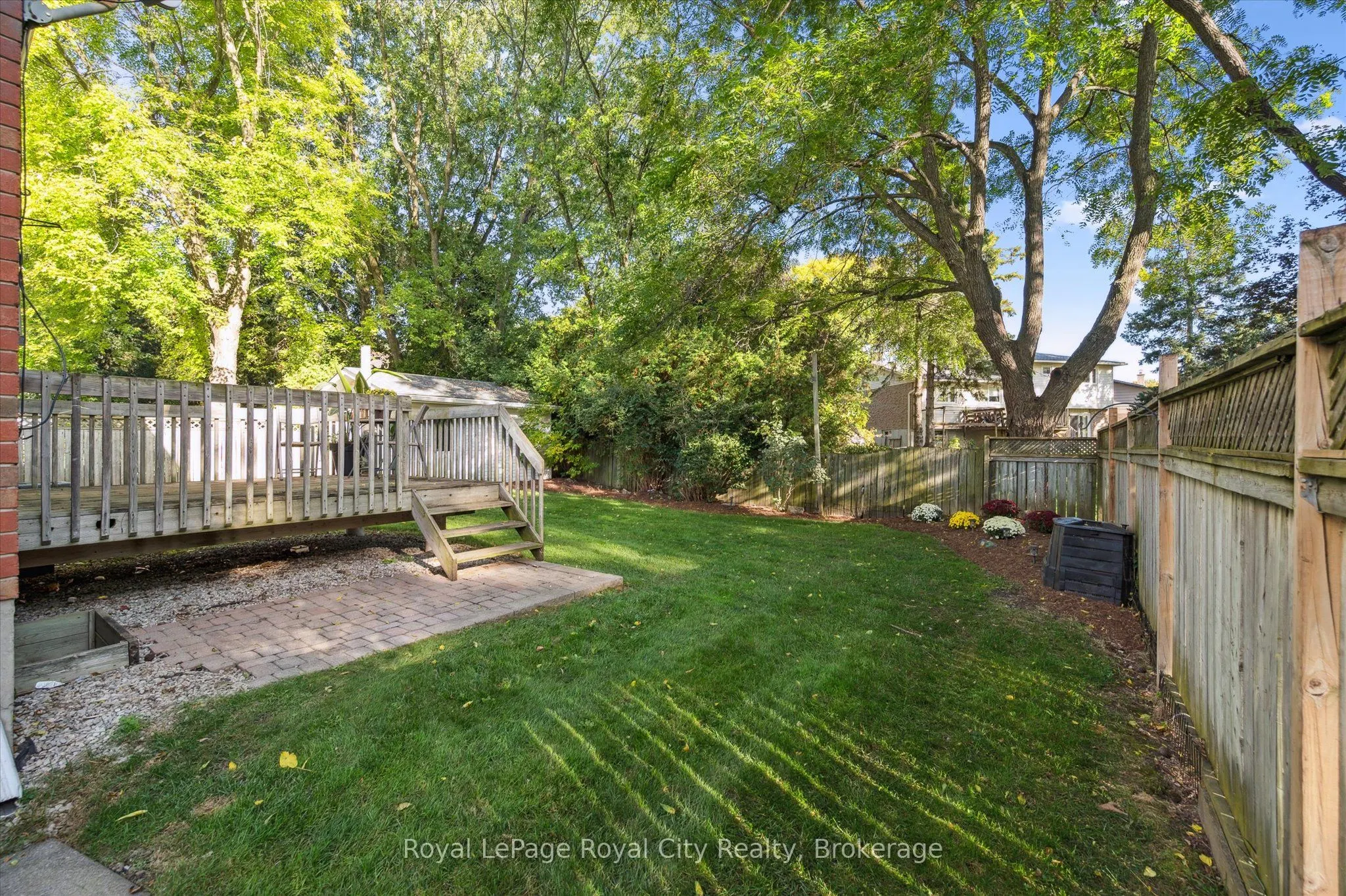 586 Kortright Road W