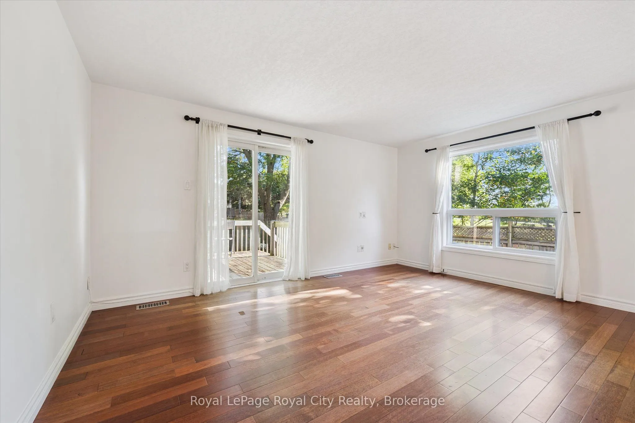 586 Kortright Road W
