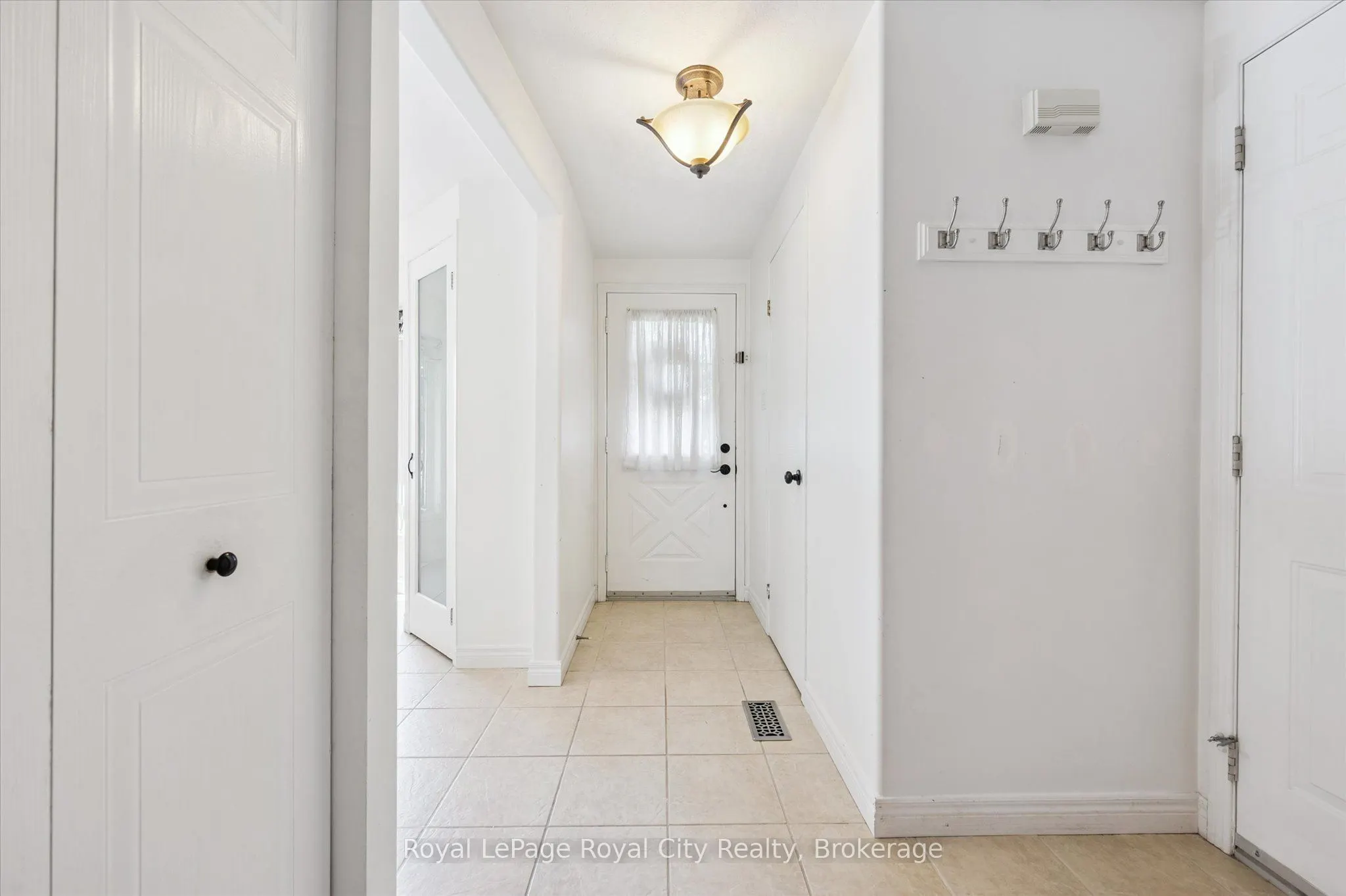 586 Kortright Road W