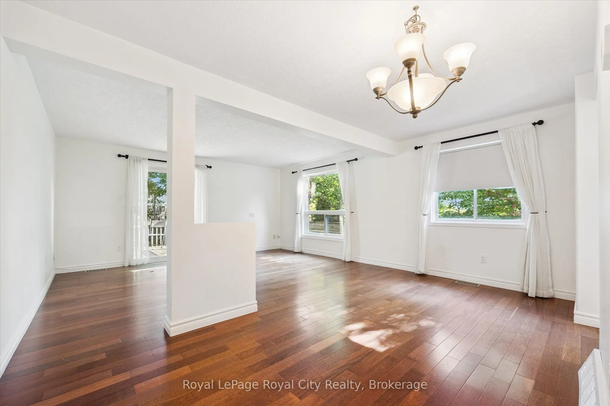 586 Kortright Road W