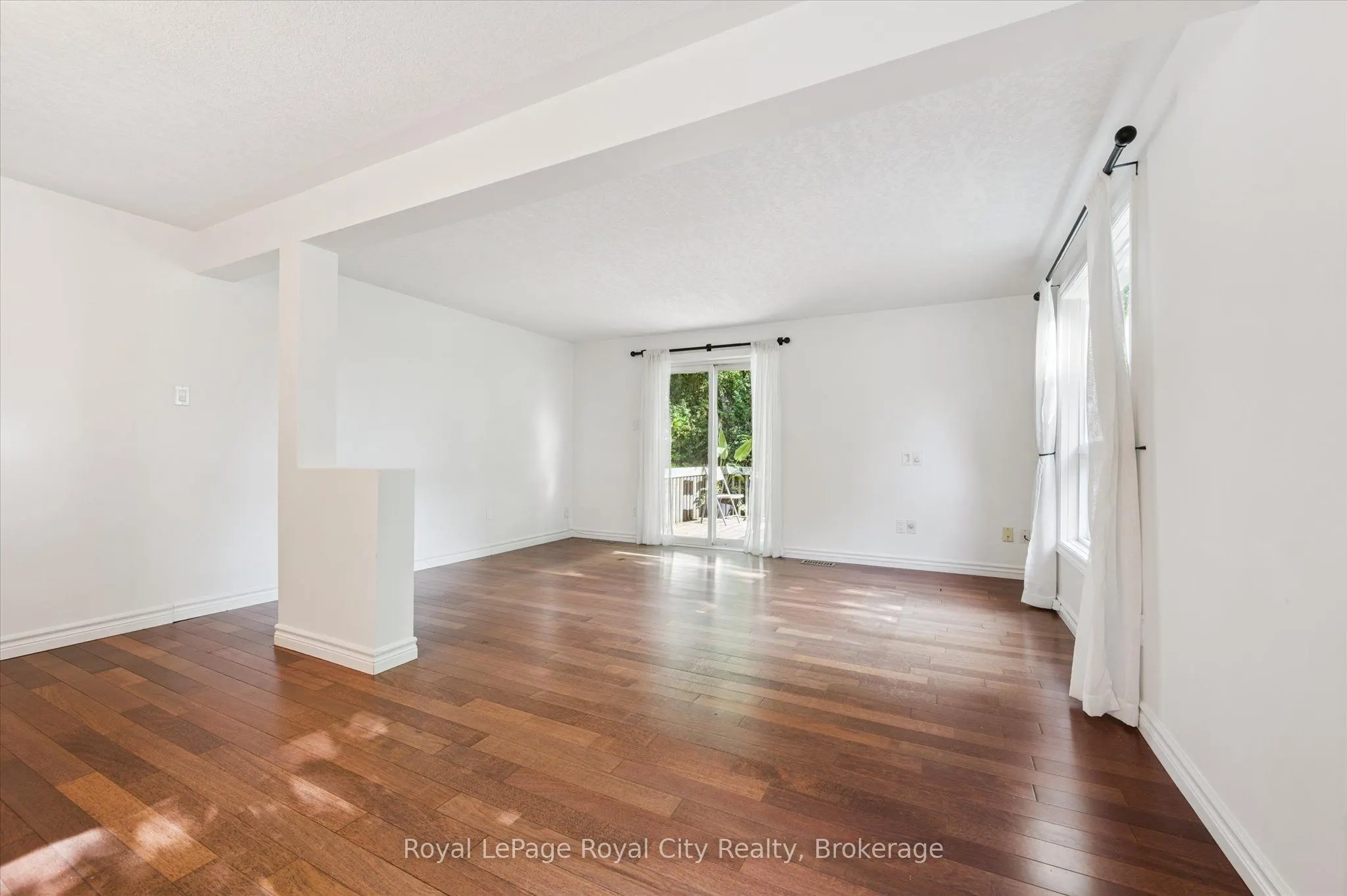 586 Kortright Road W