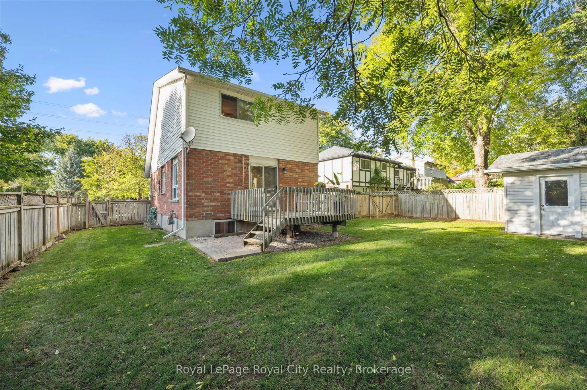 586 Kortright Road W