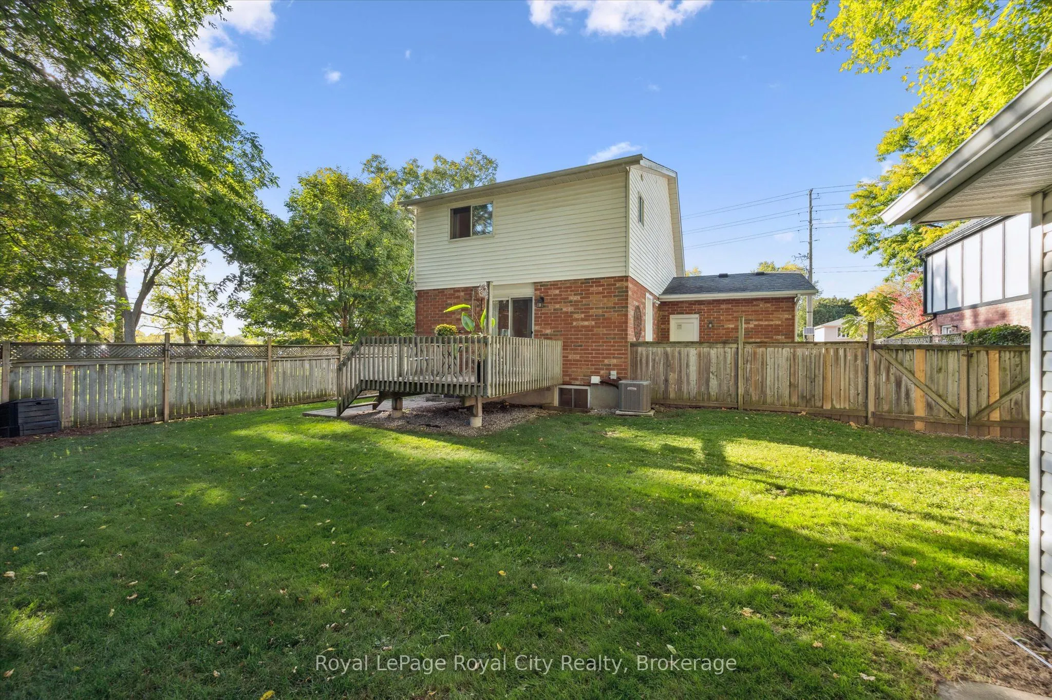 586 Kortright Road W