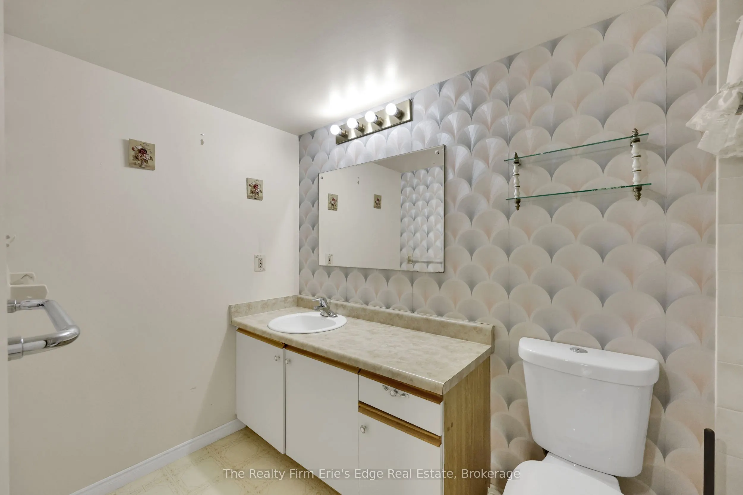 75 Bridge Street E, #206