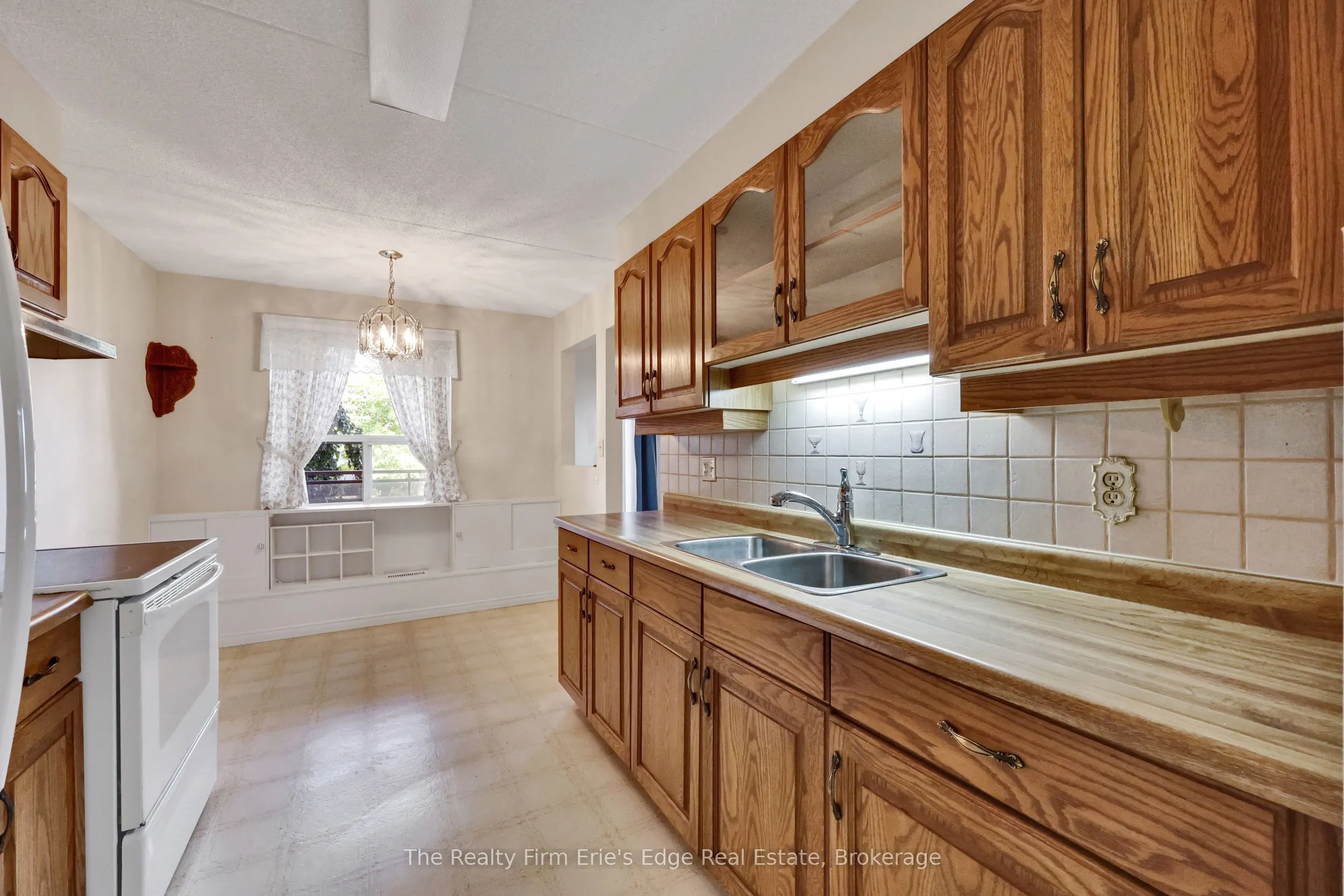 75 Bridge Street E, #206
