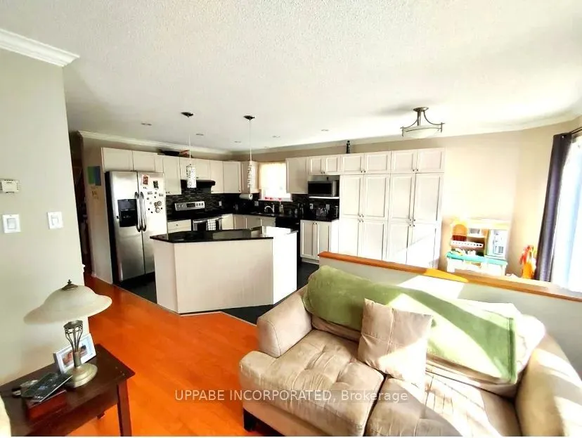 1148 Meadowcroft Crescent