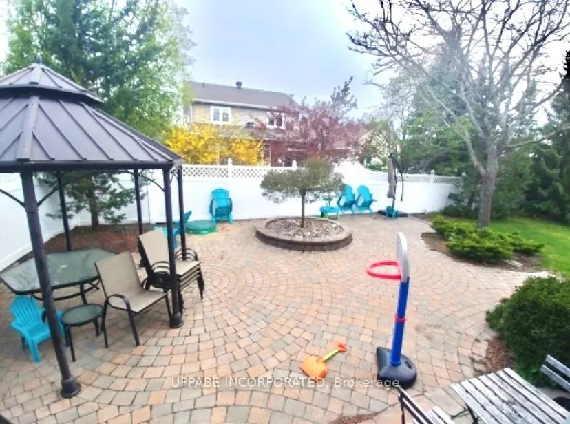 1148 Meadowcroft Crescent