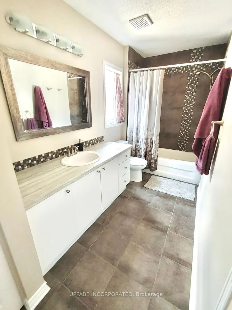 1148 Meadowcroft Crescent