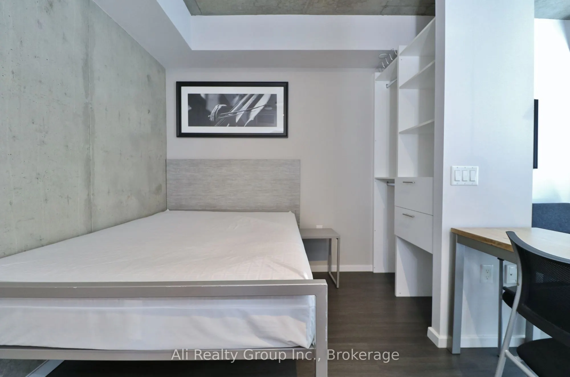 105 Champagne Avenue S, #2901