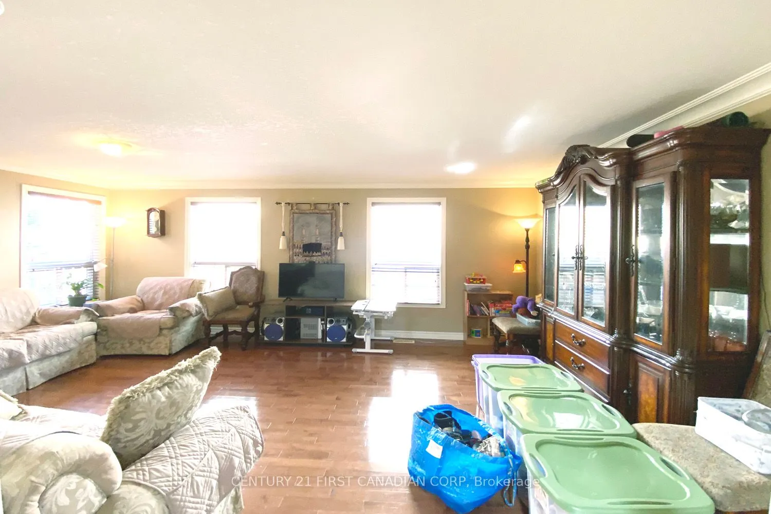 823 OAKCROSSING Road