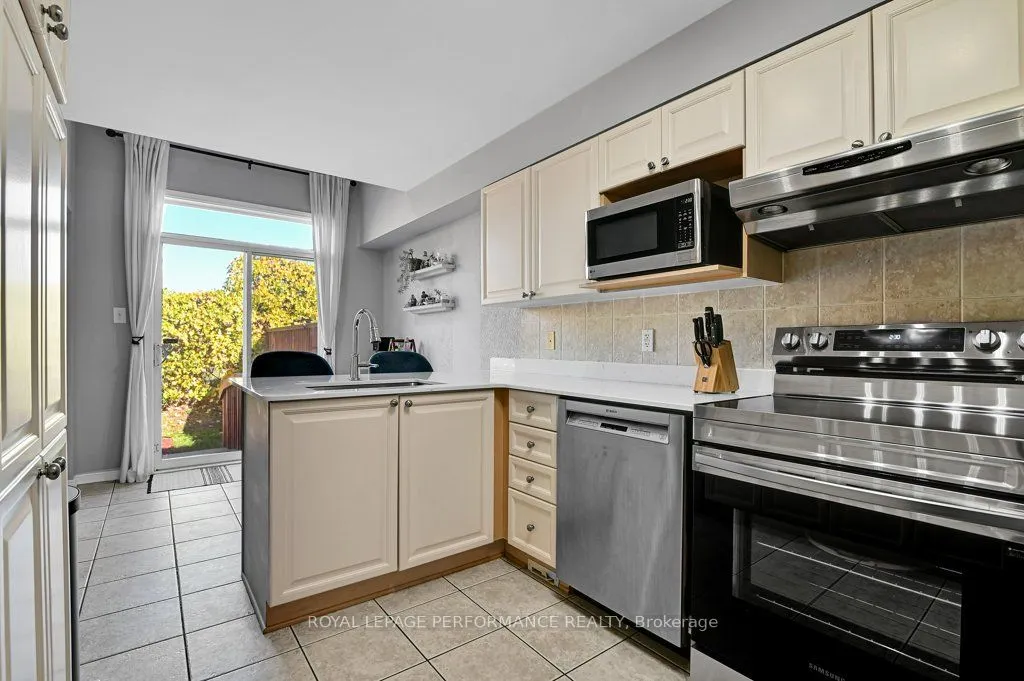 32 Cargrove Private