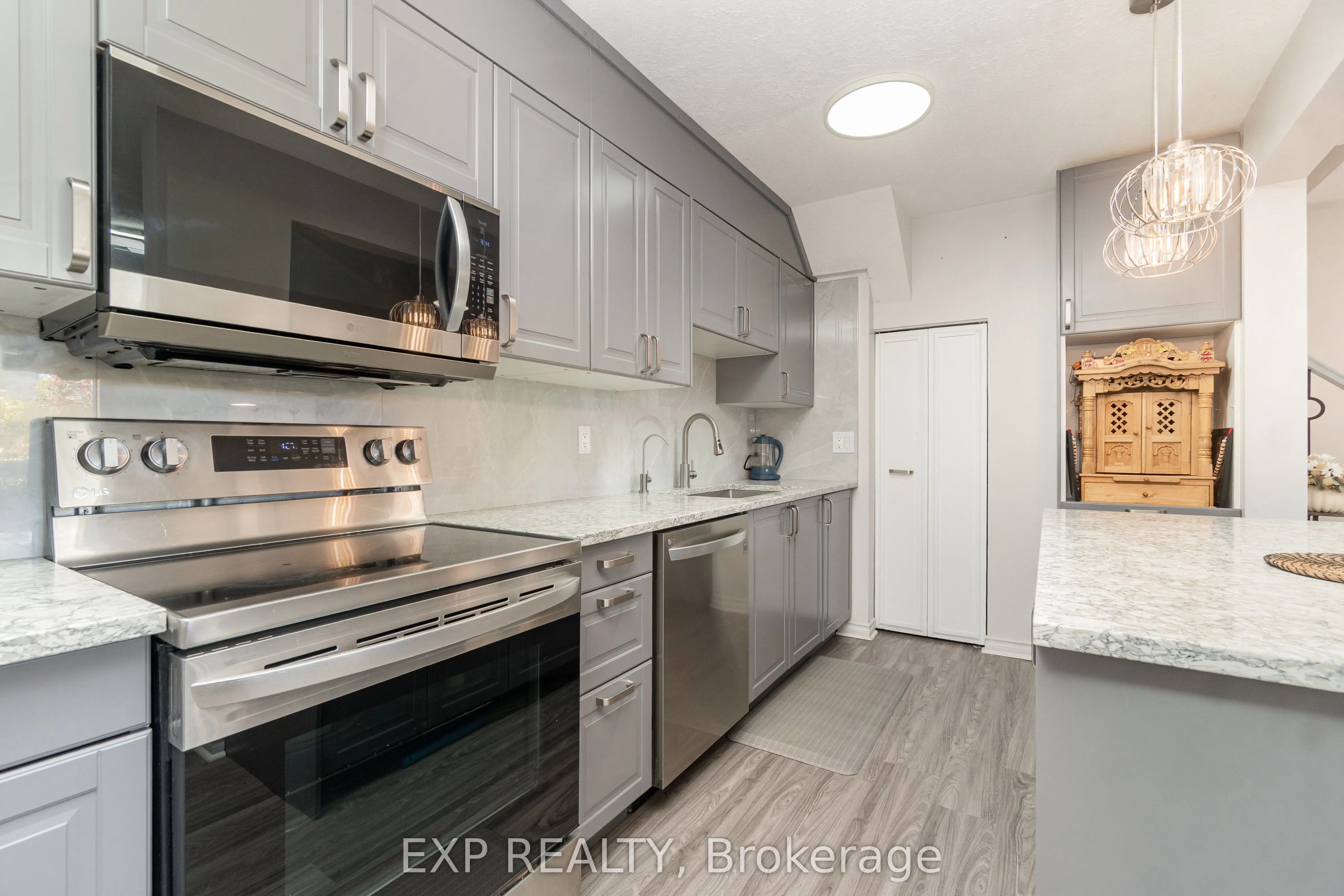 2640 Draper Avenue, #18