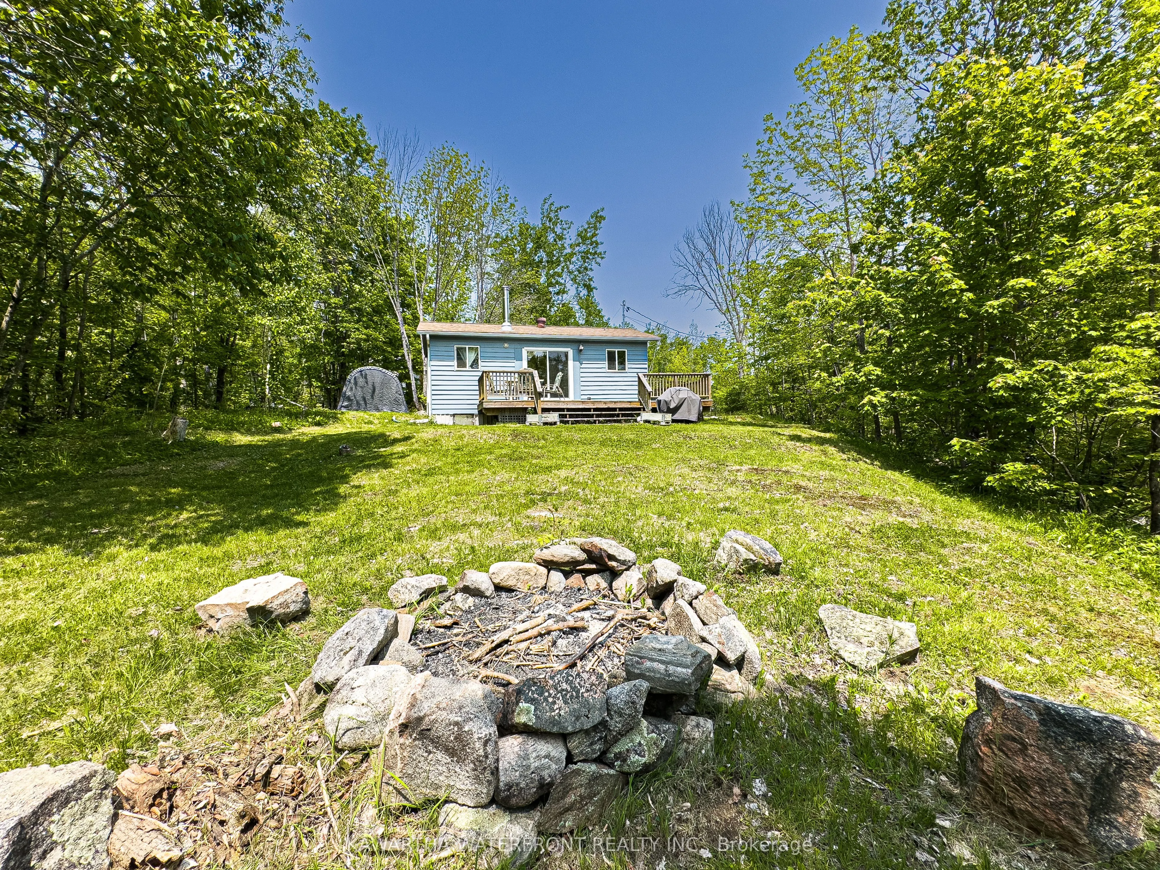 1120 English Circle