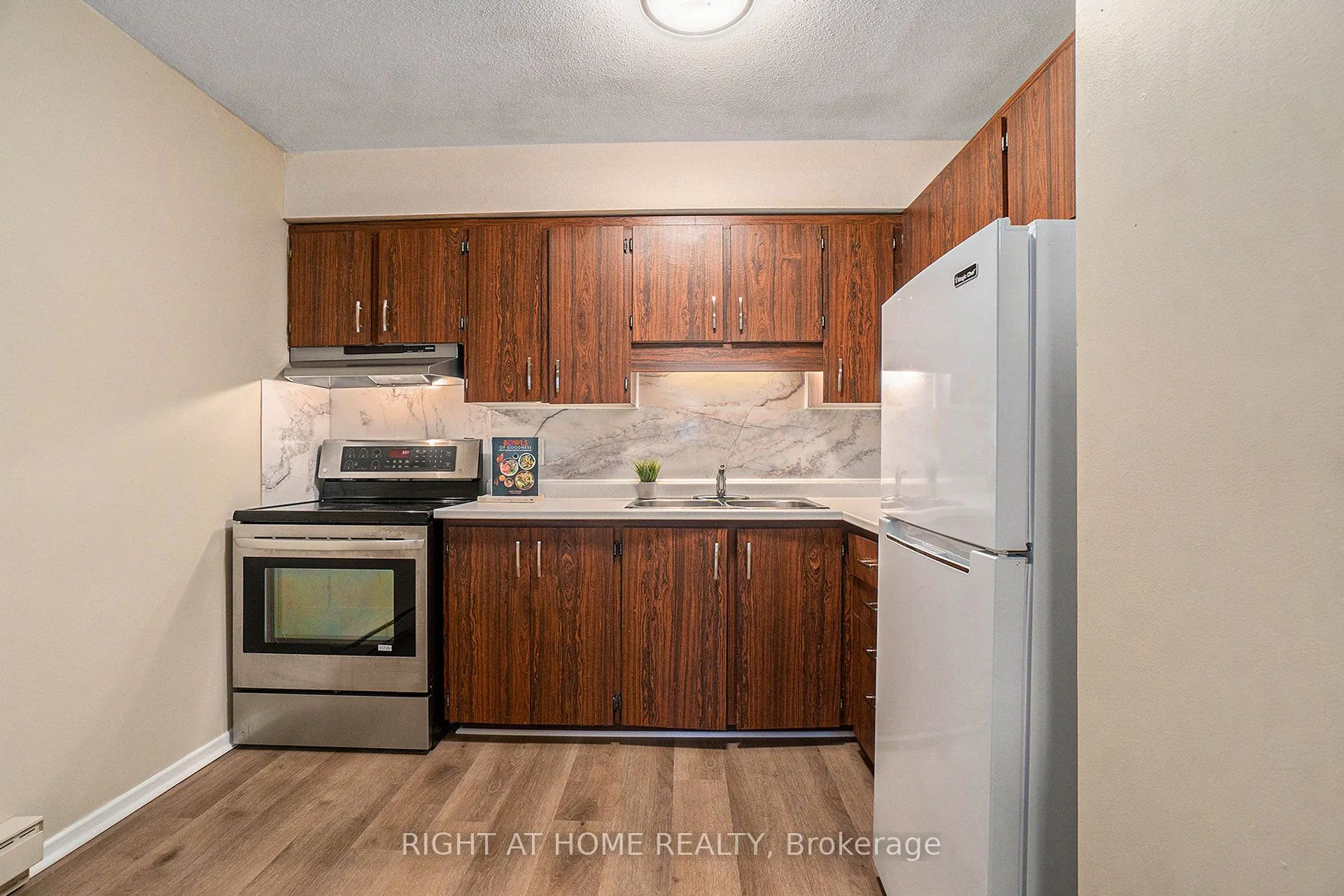 2939 Fairlea Crescent, #59