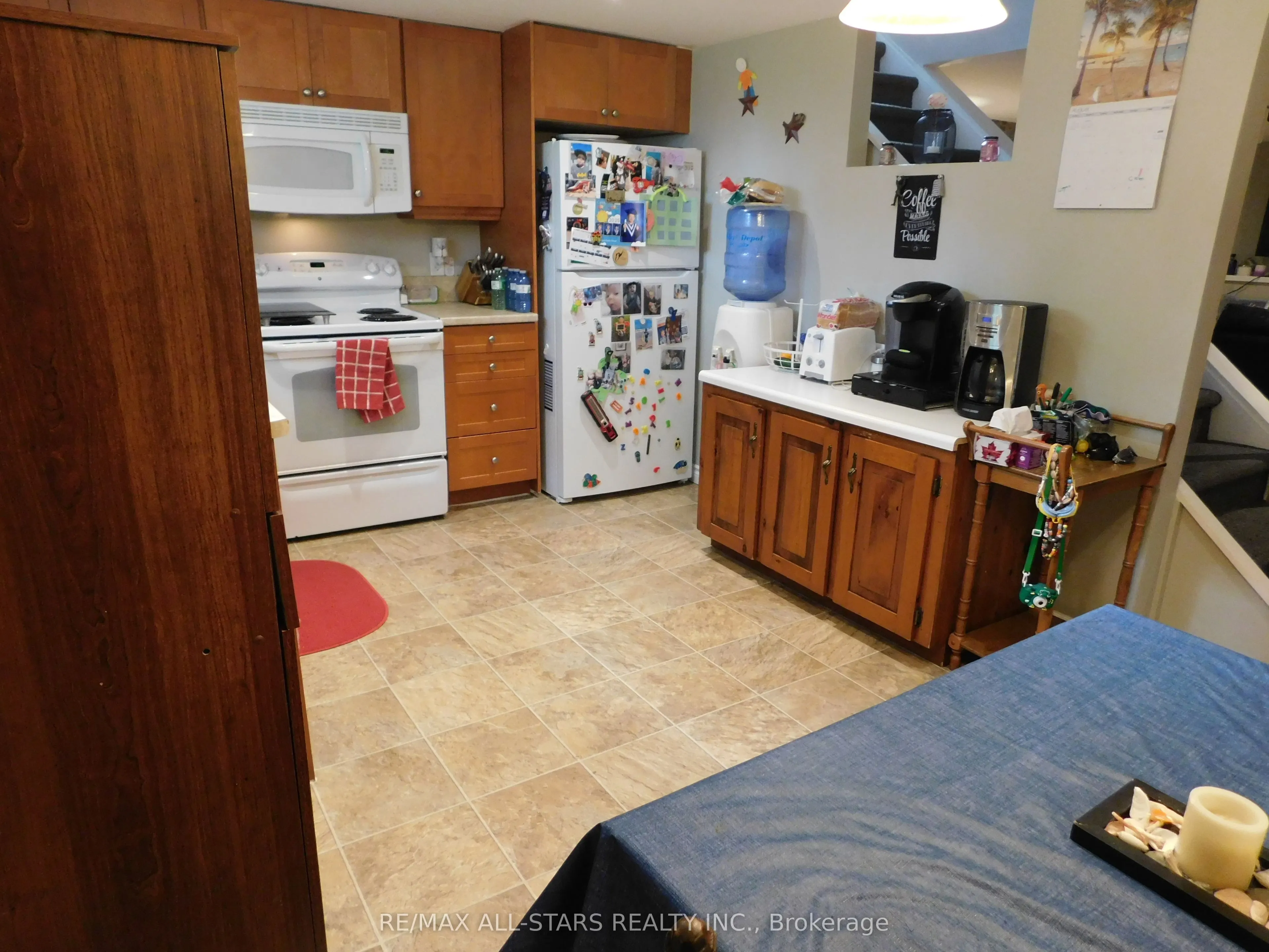 232 Angeline Street N, #Lower