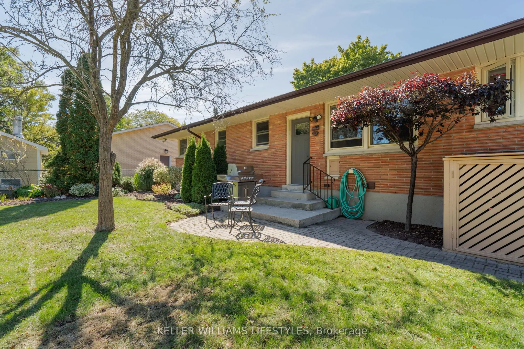 1618 Stoneybrook Crescent