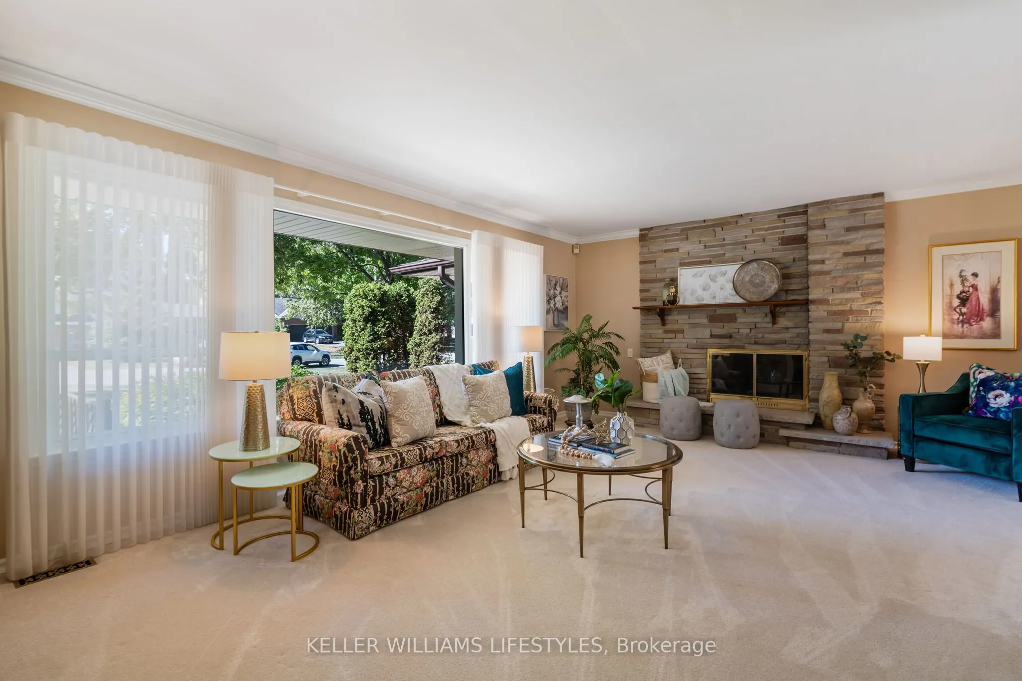 1618 Stoneybrook Crescent