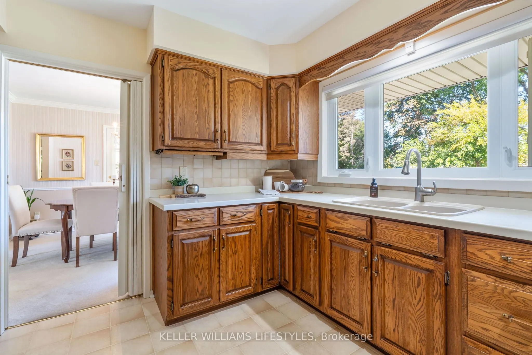 1618 Stoneybrook Crescent