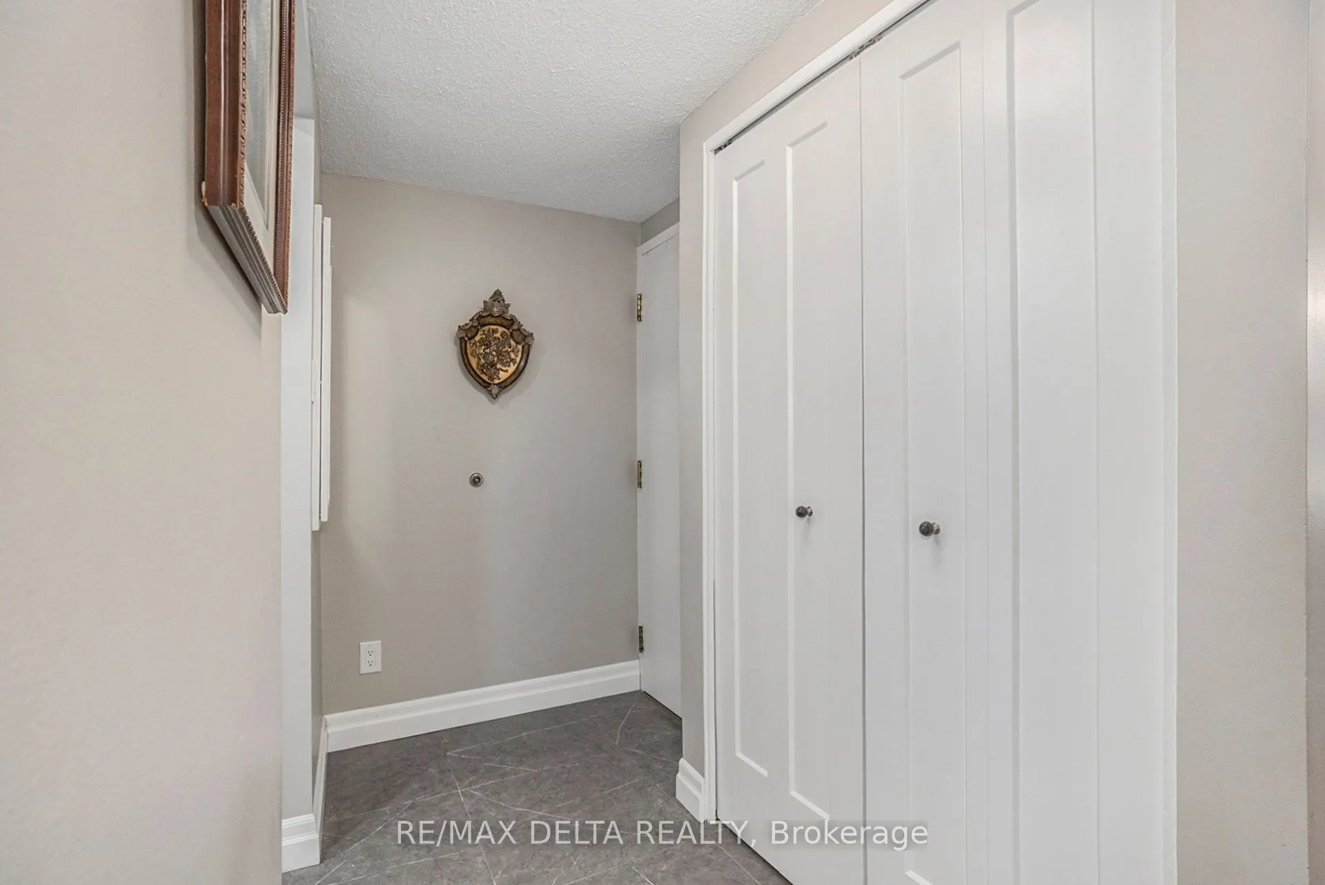 295 Gilmour Street, #304
