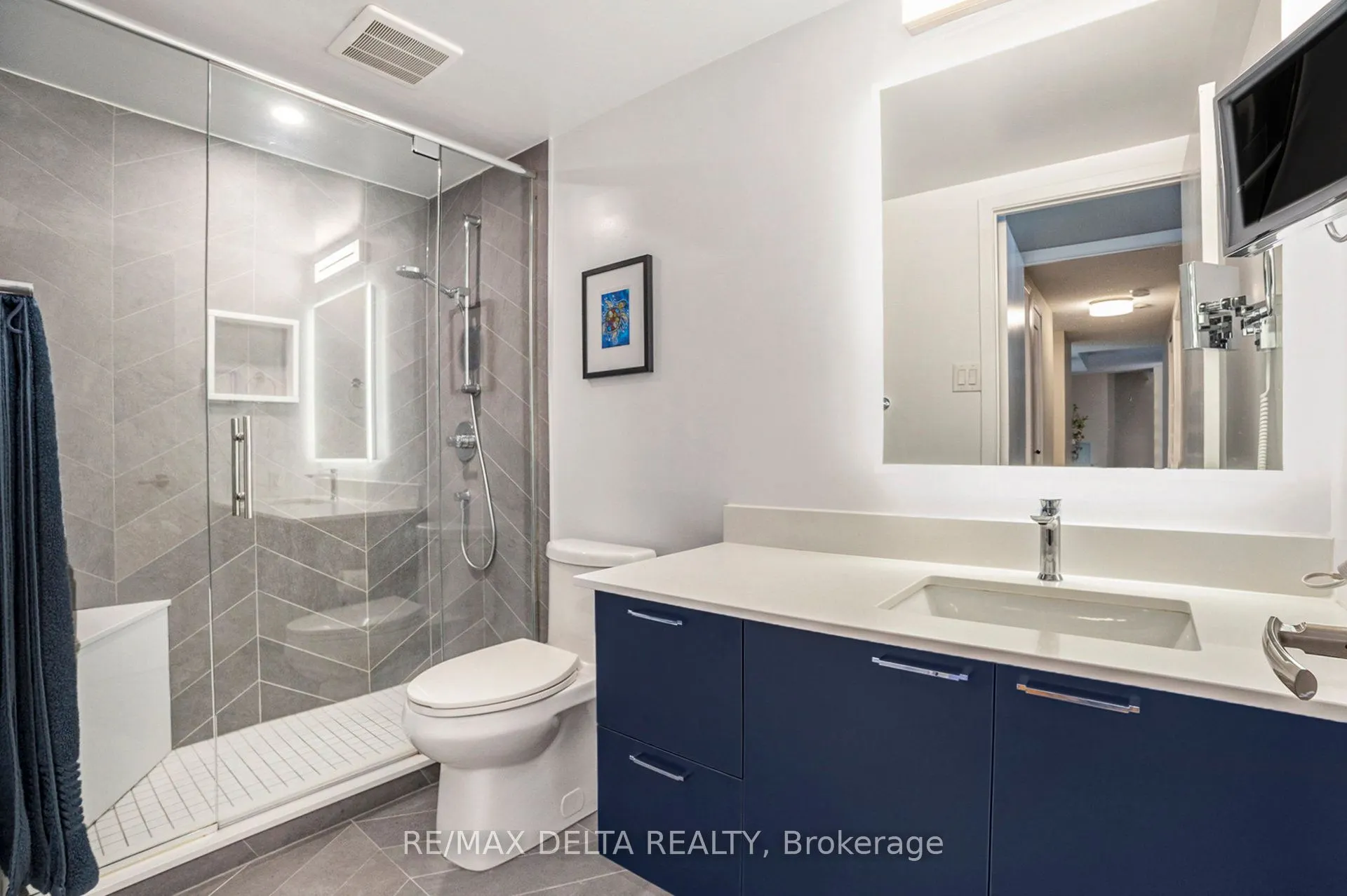 295 Gilmour Street, #304
