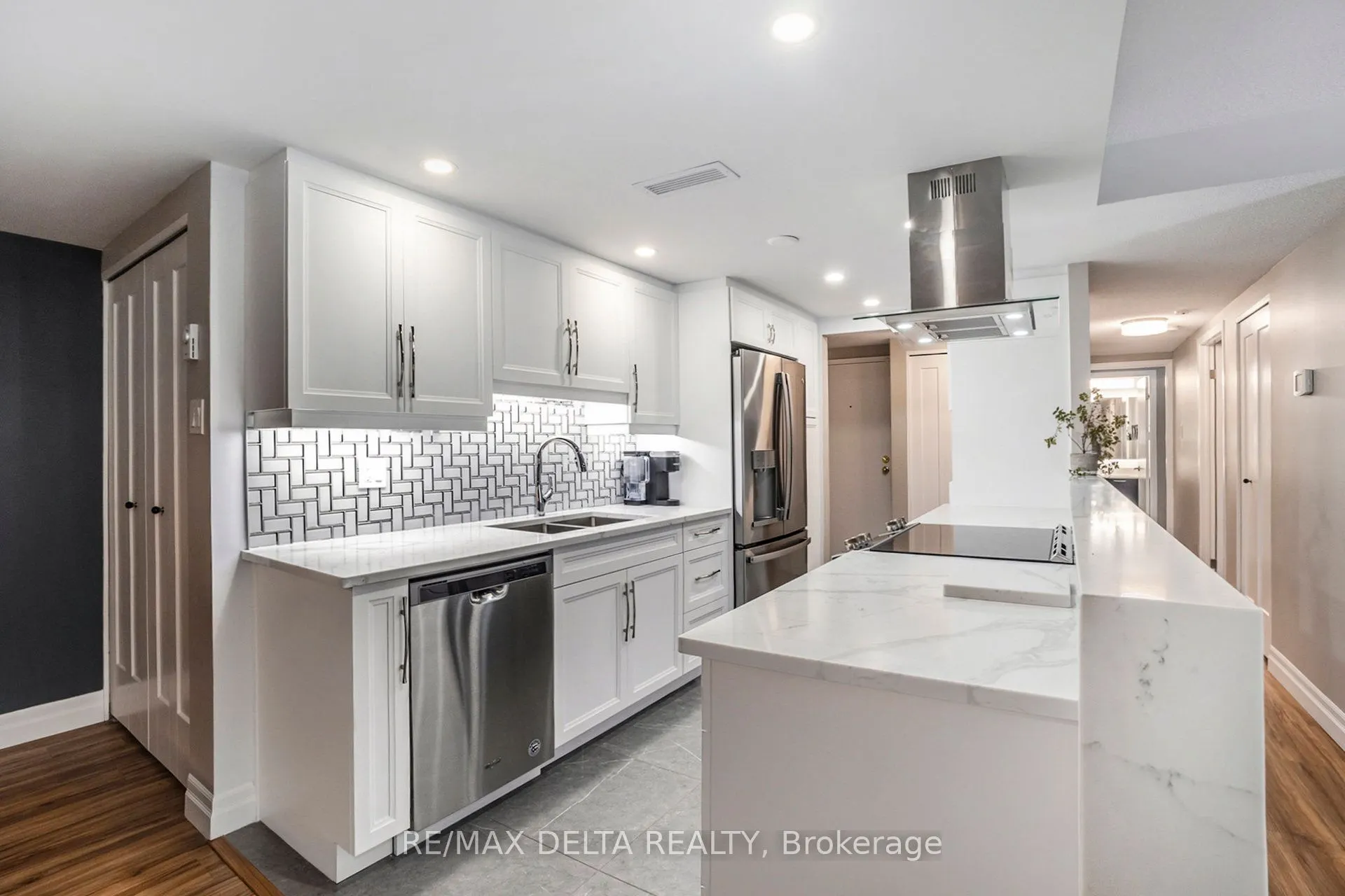 295 Gilmour Street, #304