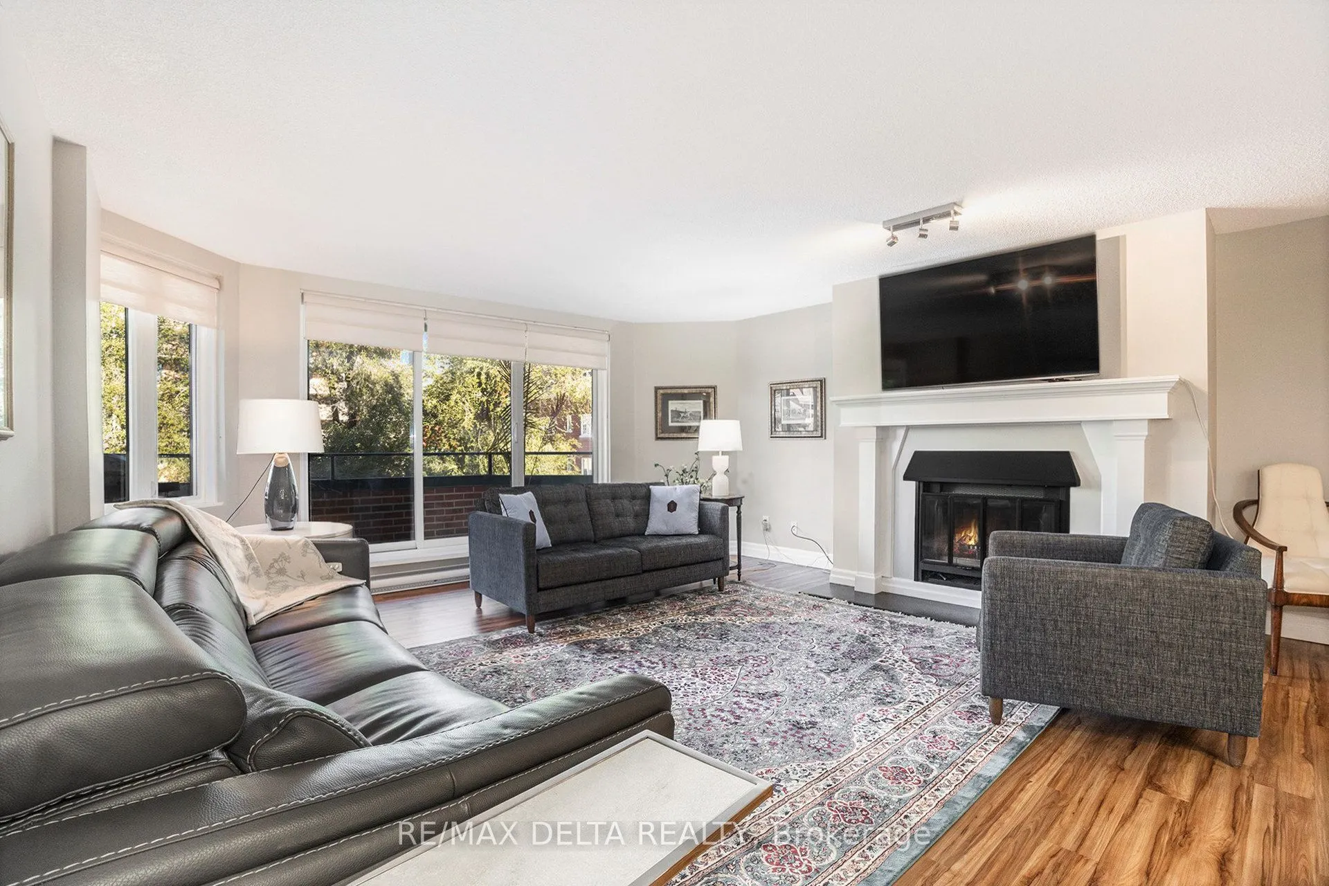 295 Gilmour Street, #304