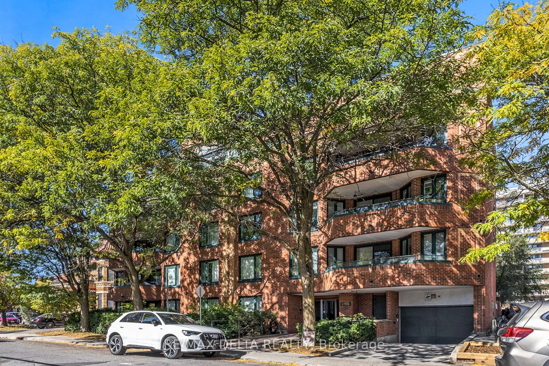 295 Gilmour Street, #304