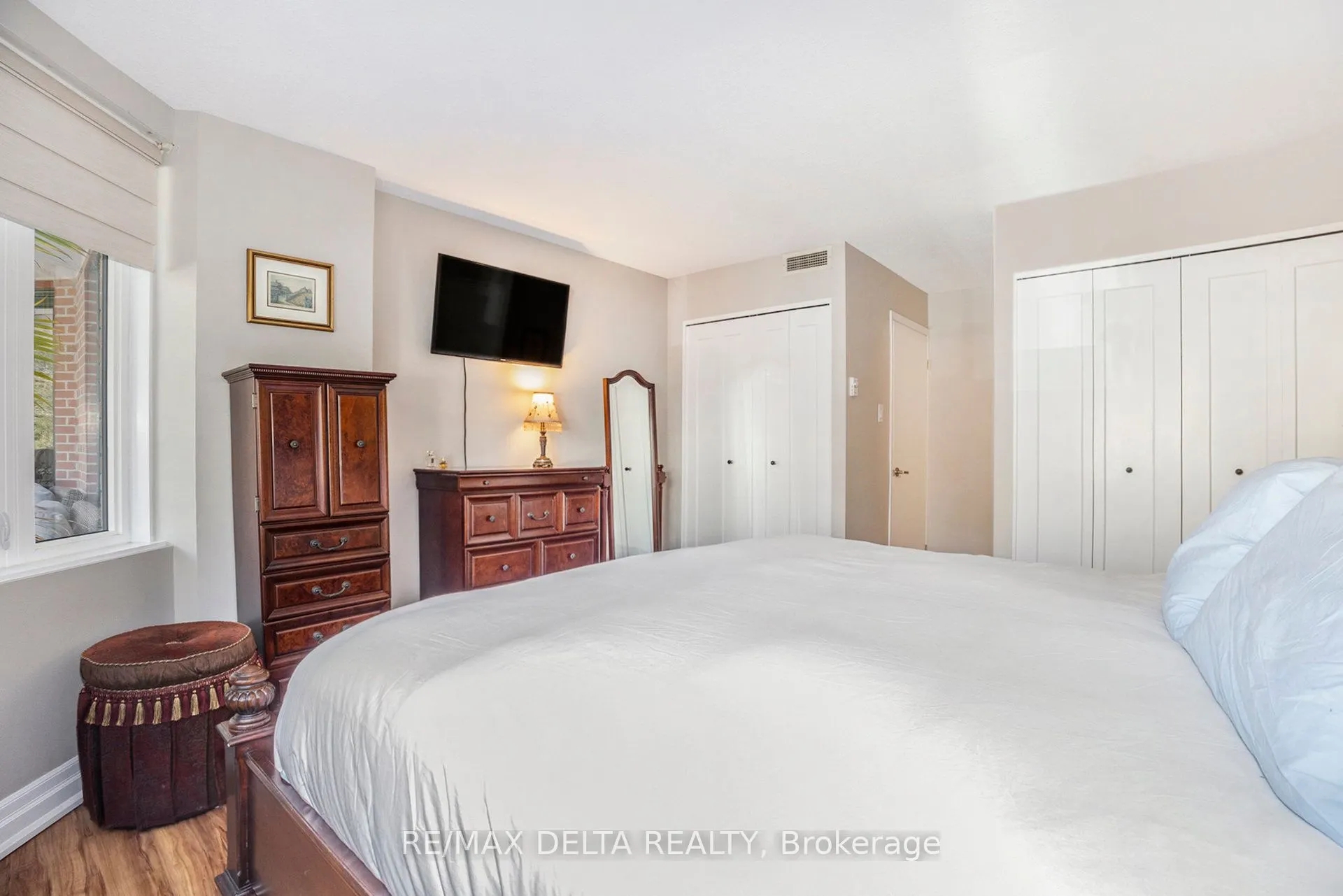 295 Gilmour Street, #304