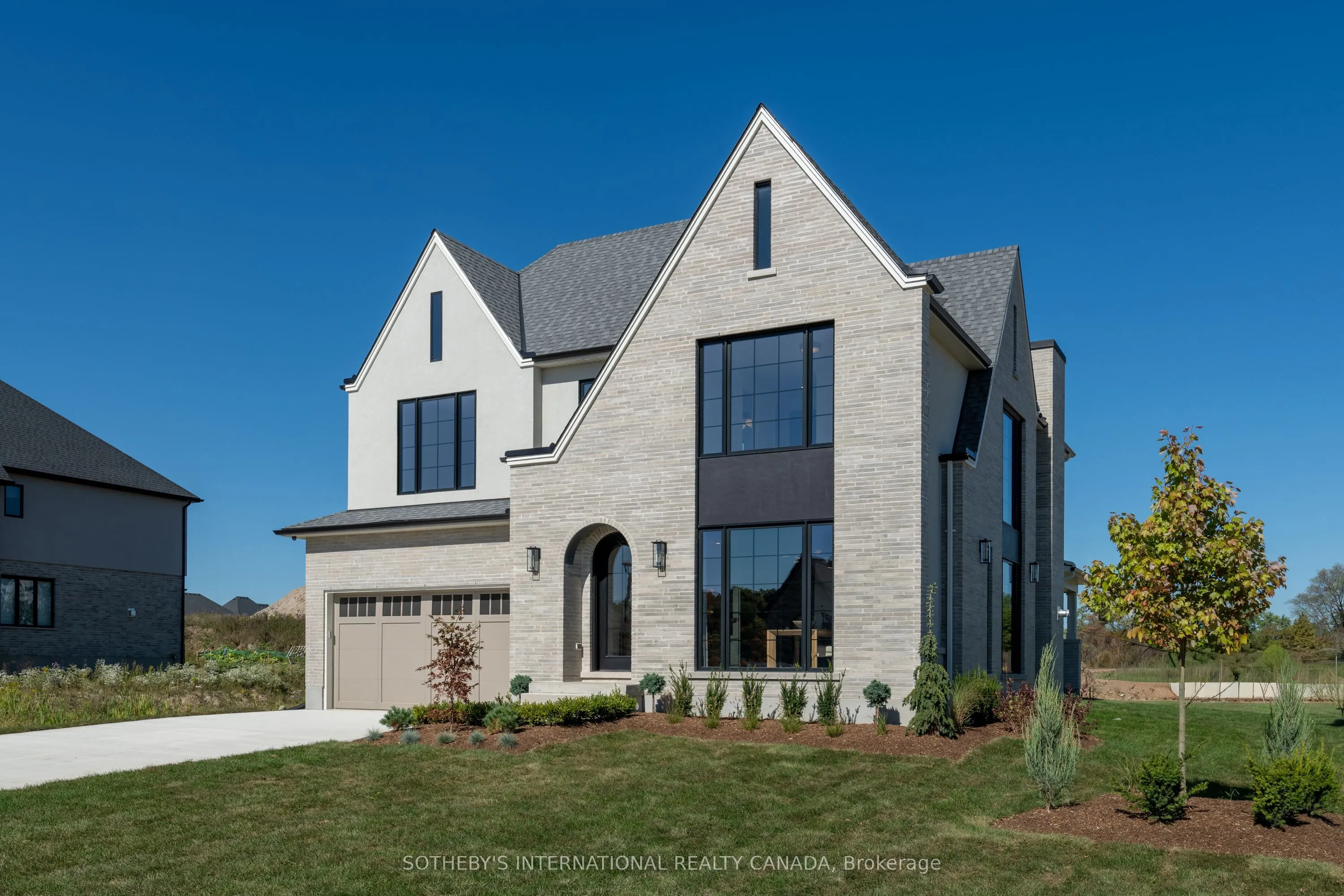 526 Creekview Chase