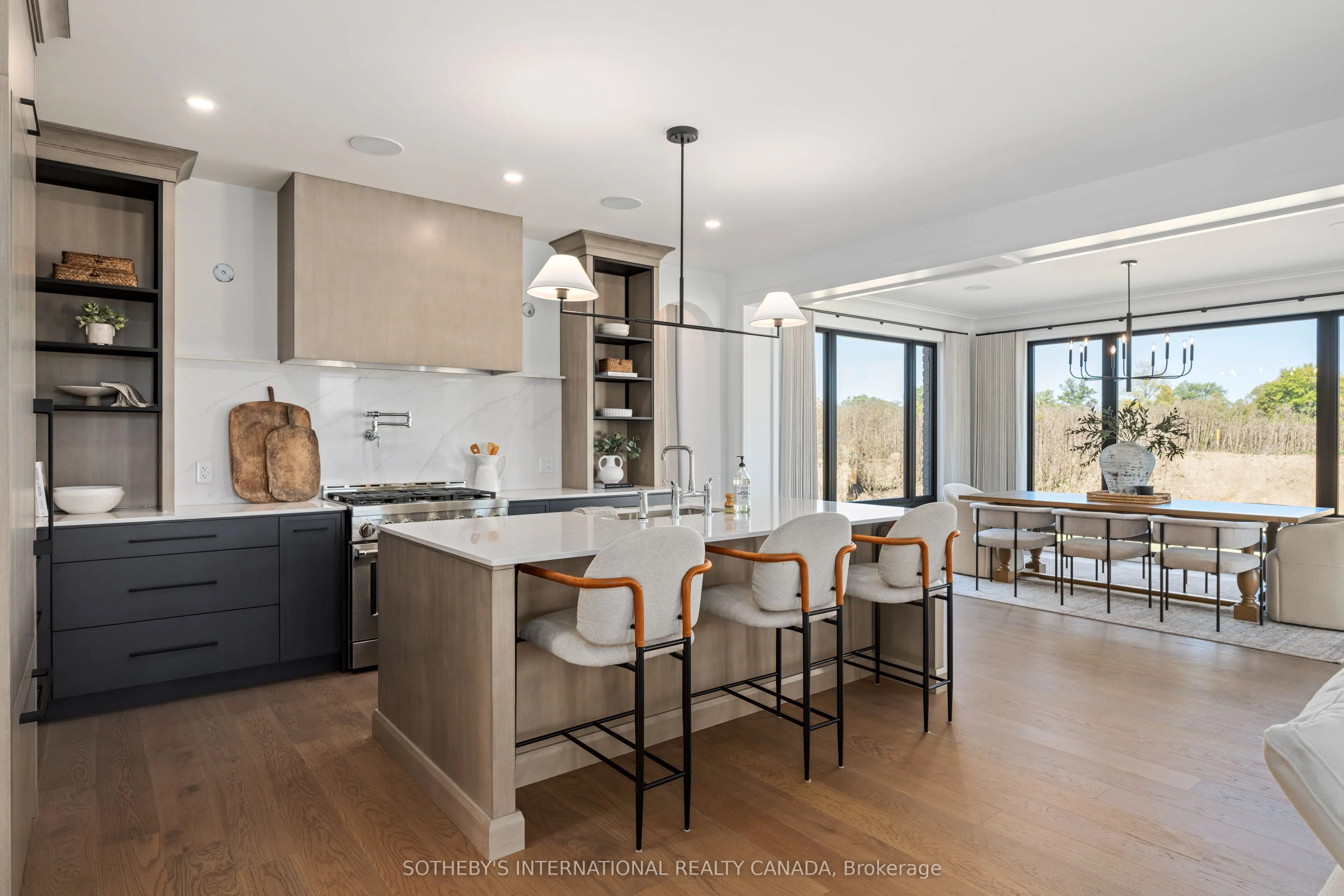 526 Creekview Chase