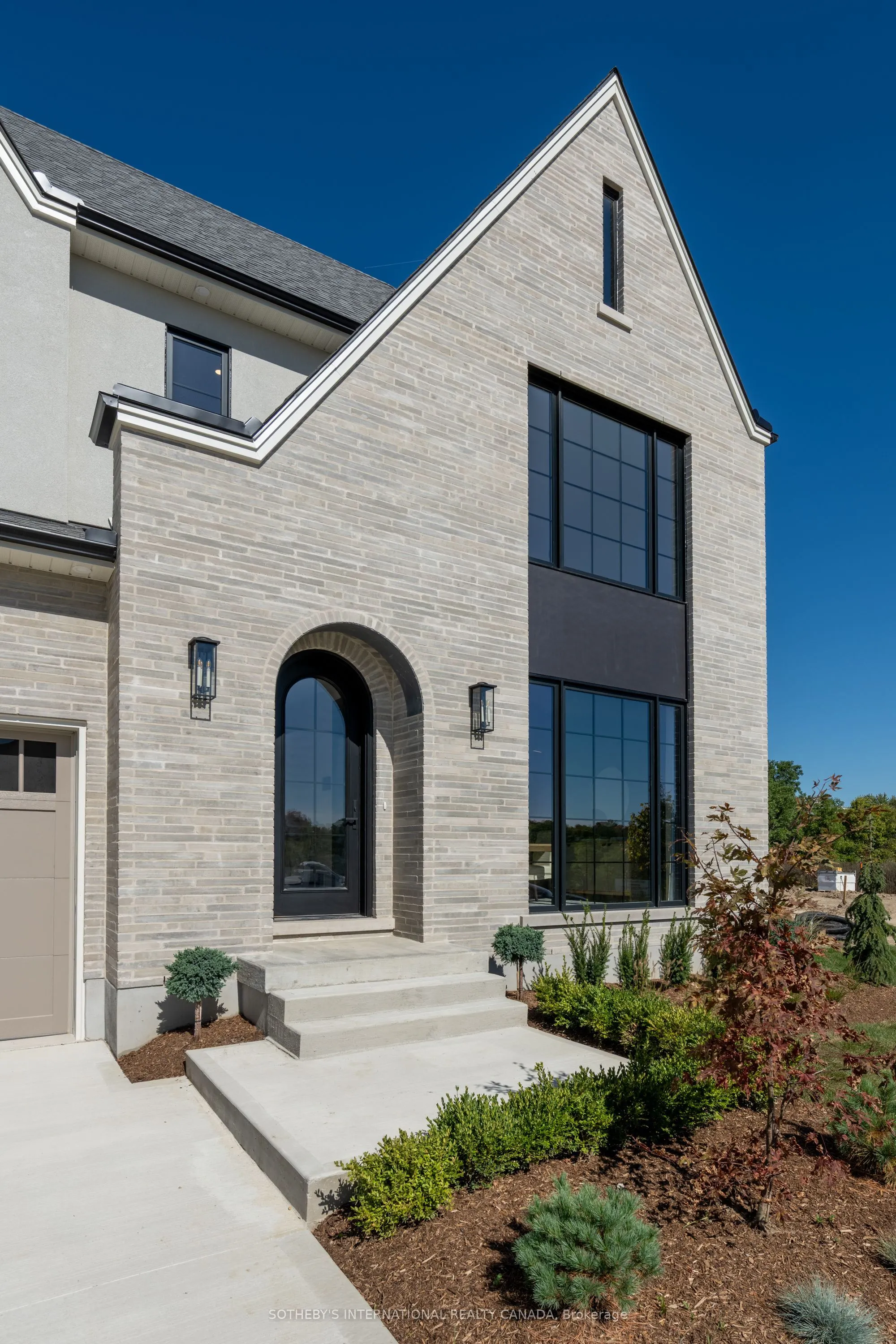 526 Creekview Chase
