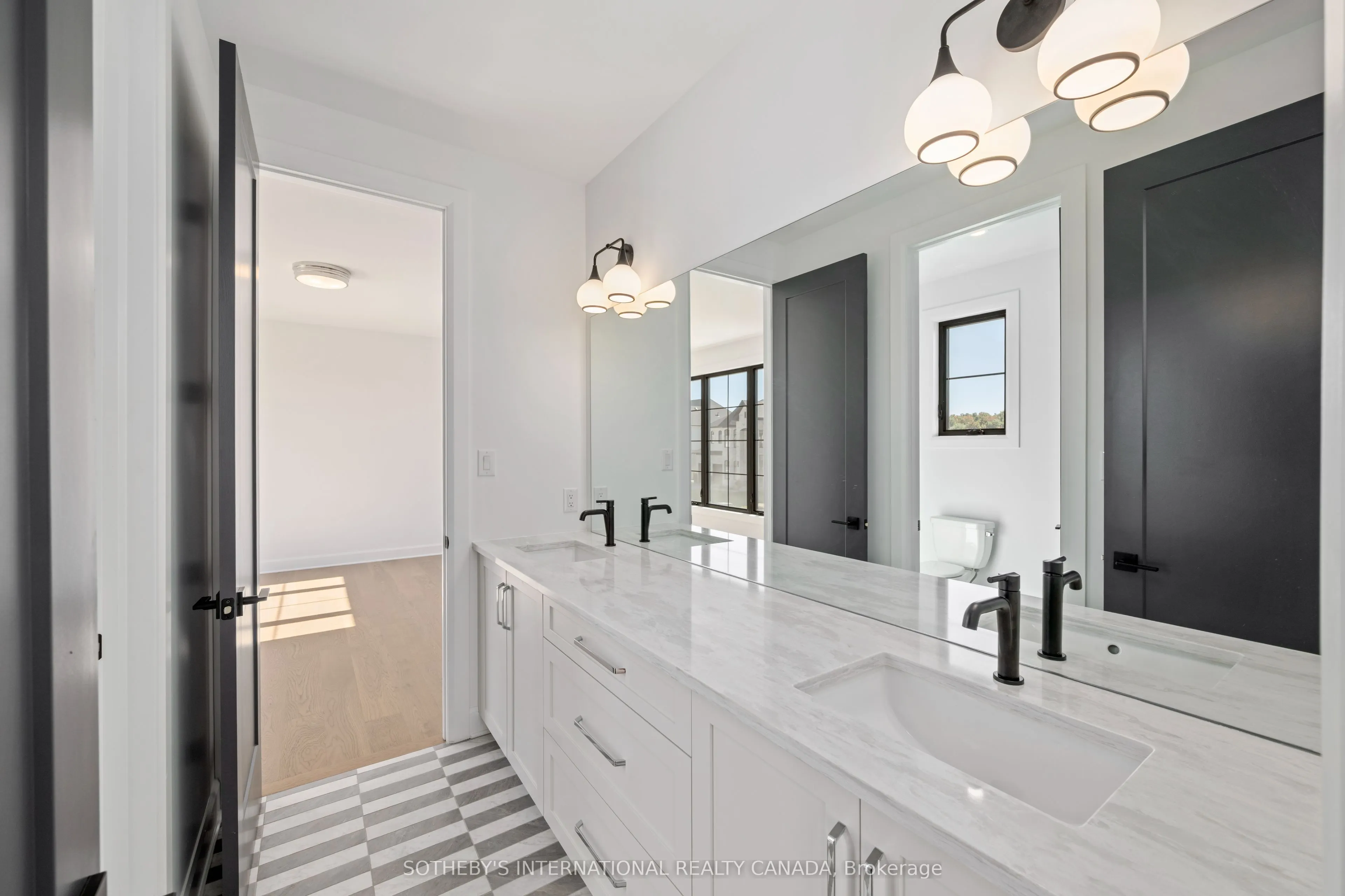 526 Creekview Chase