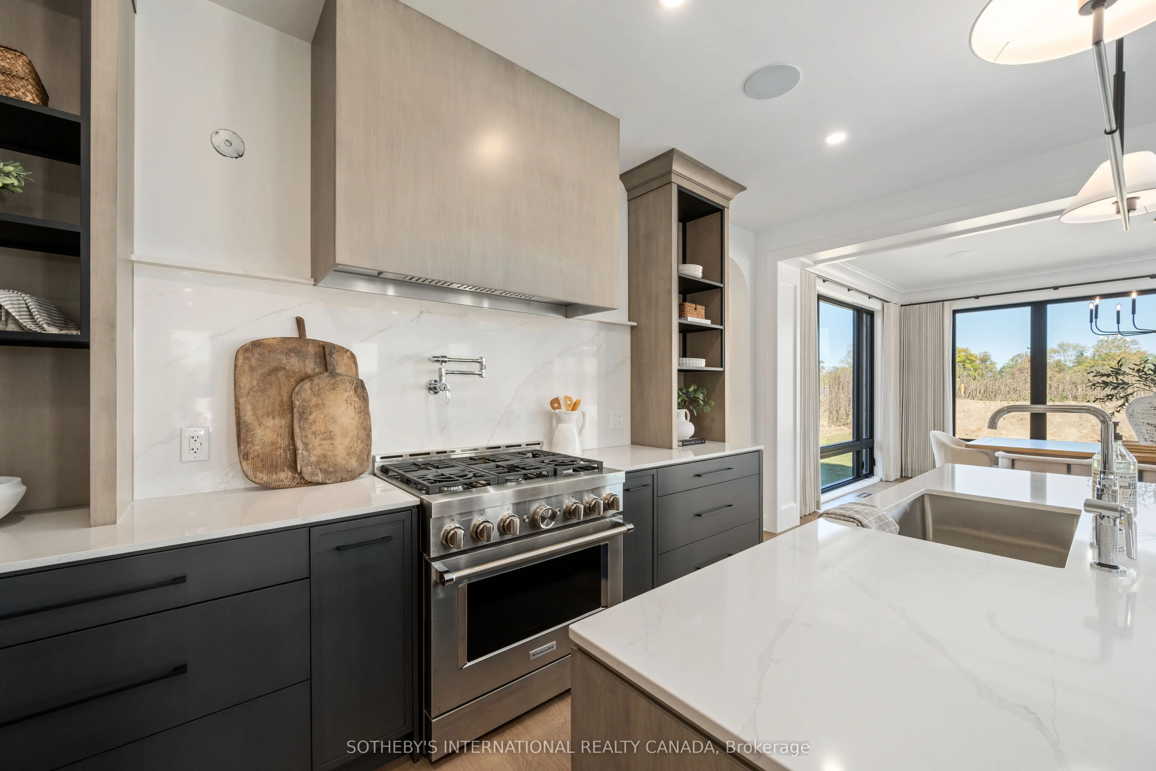 526 Creekview Chase