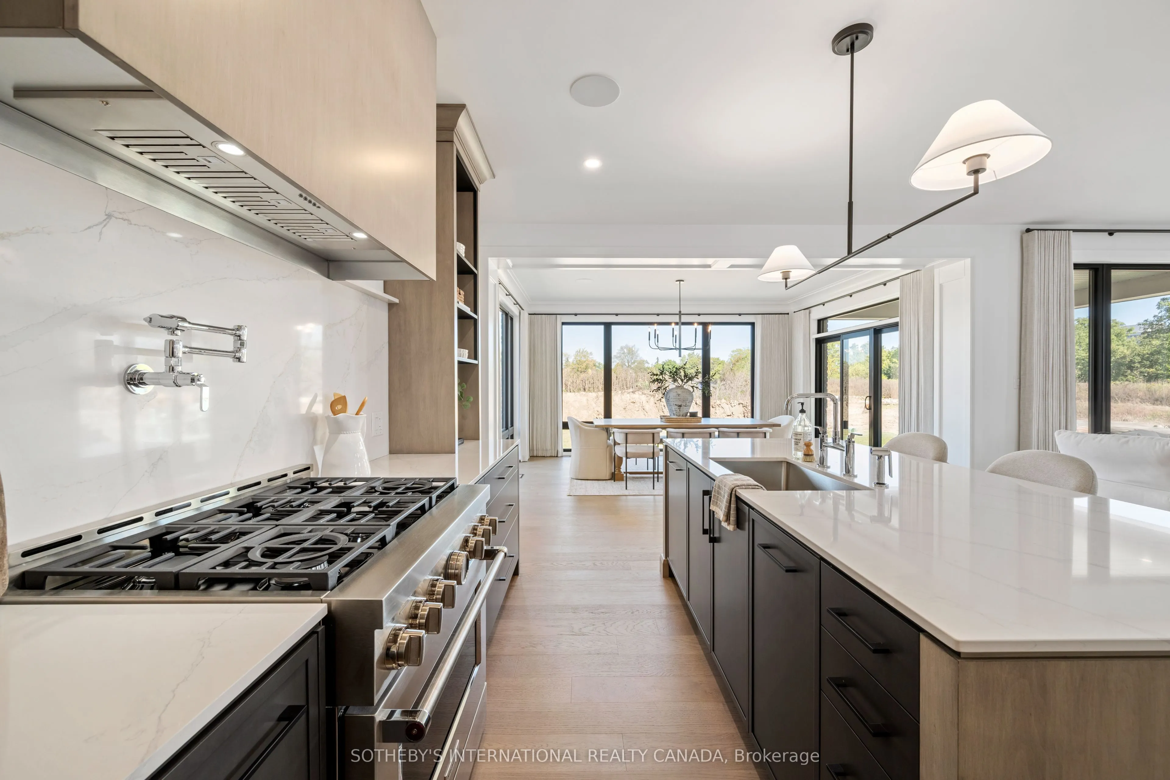 526 Creekview Chase
