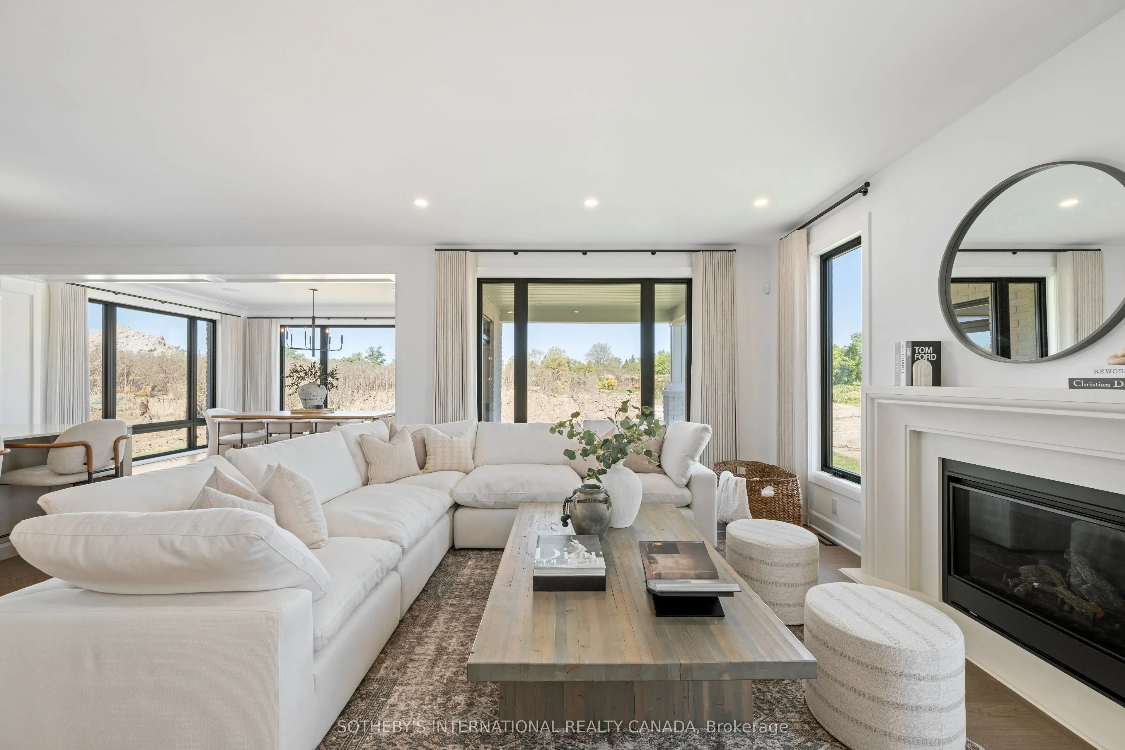 526 Creekview Chase