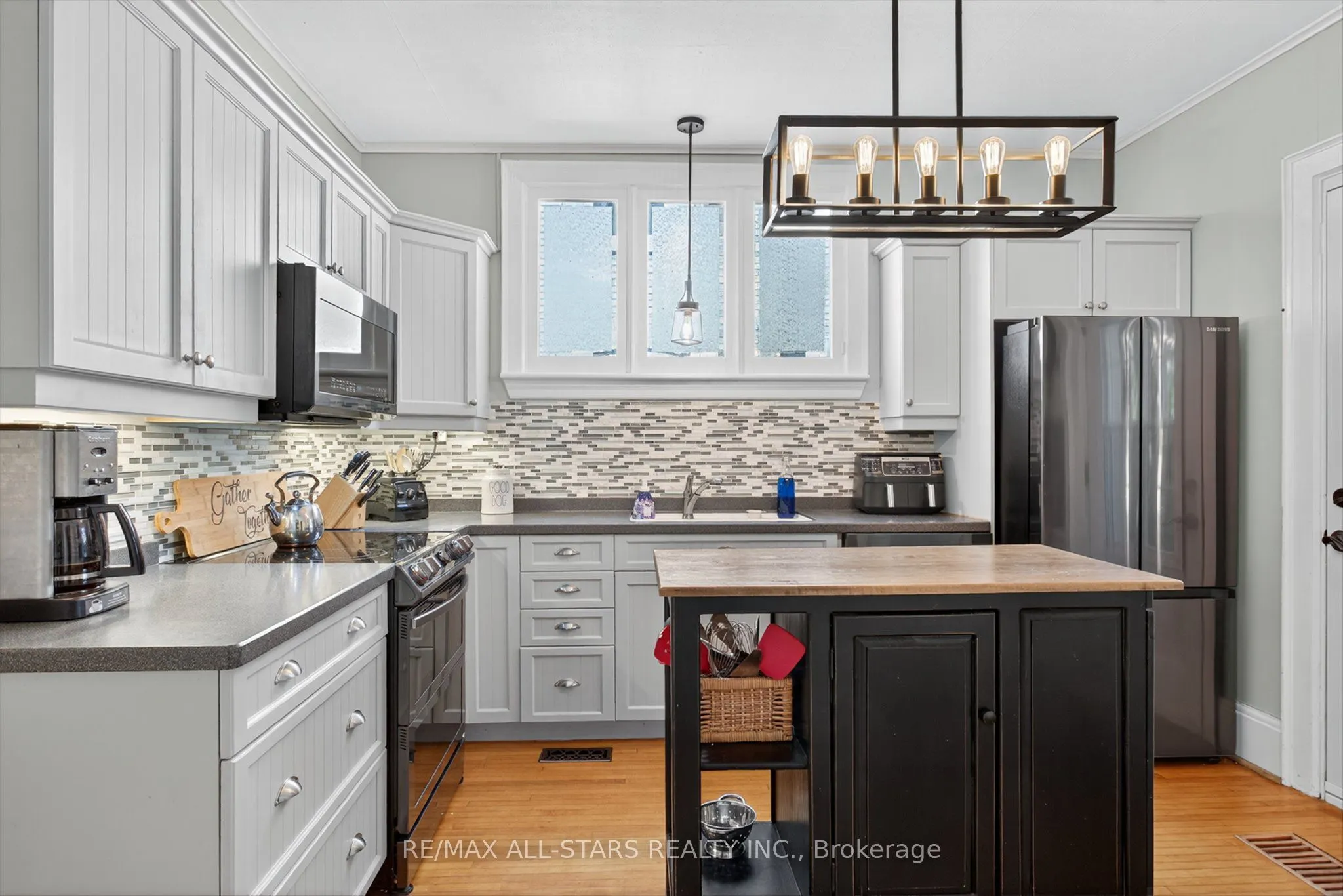 76 Wellington Street