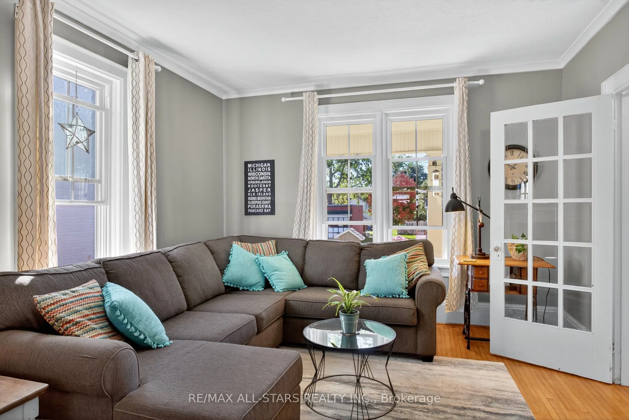 76 Wellington Street