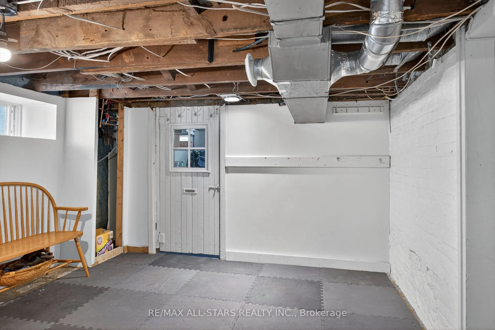 76 Wellington Street