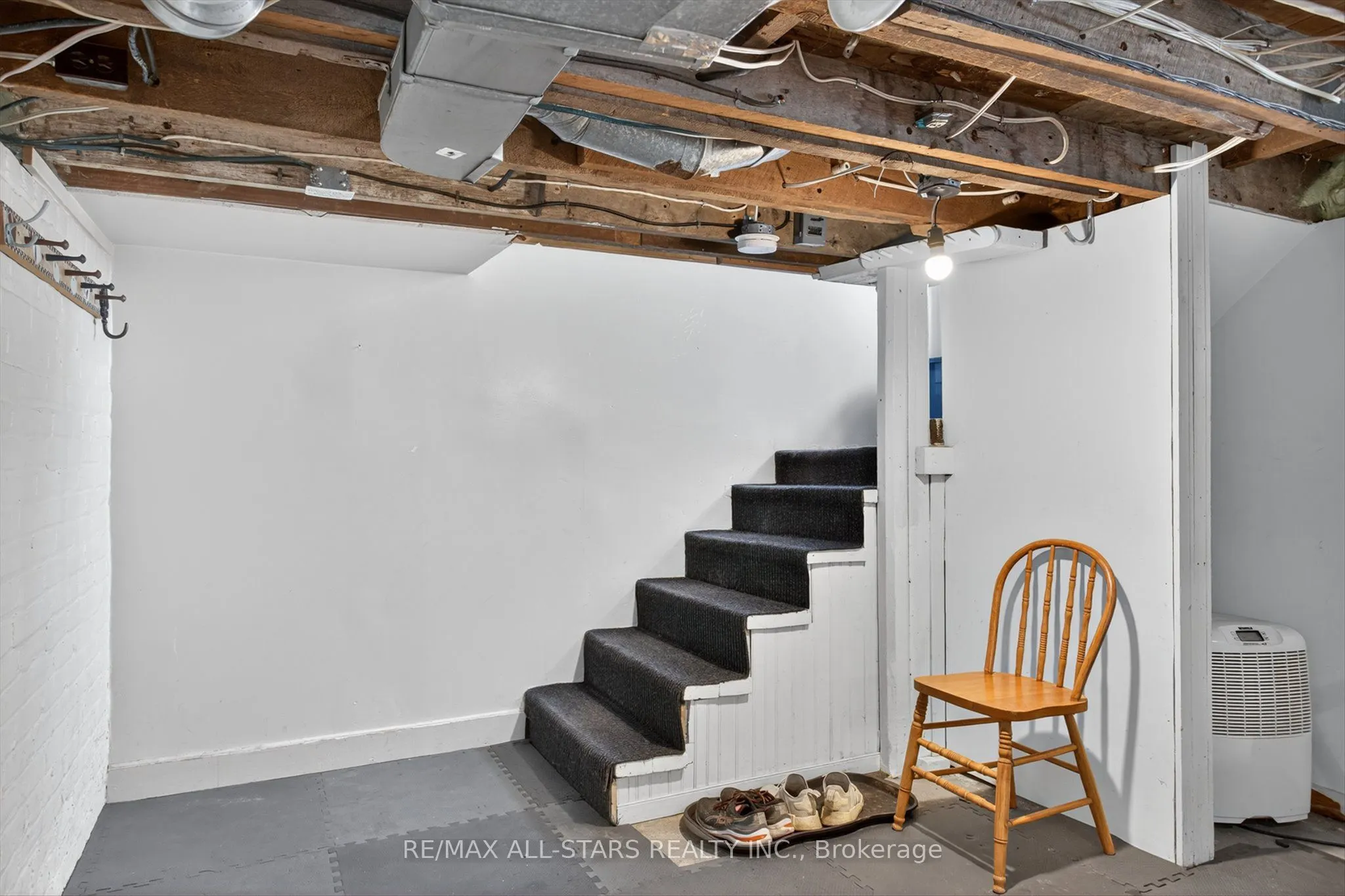 76 Wellington Street