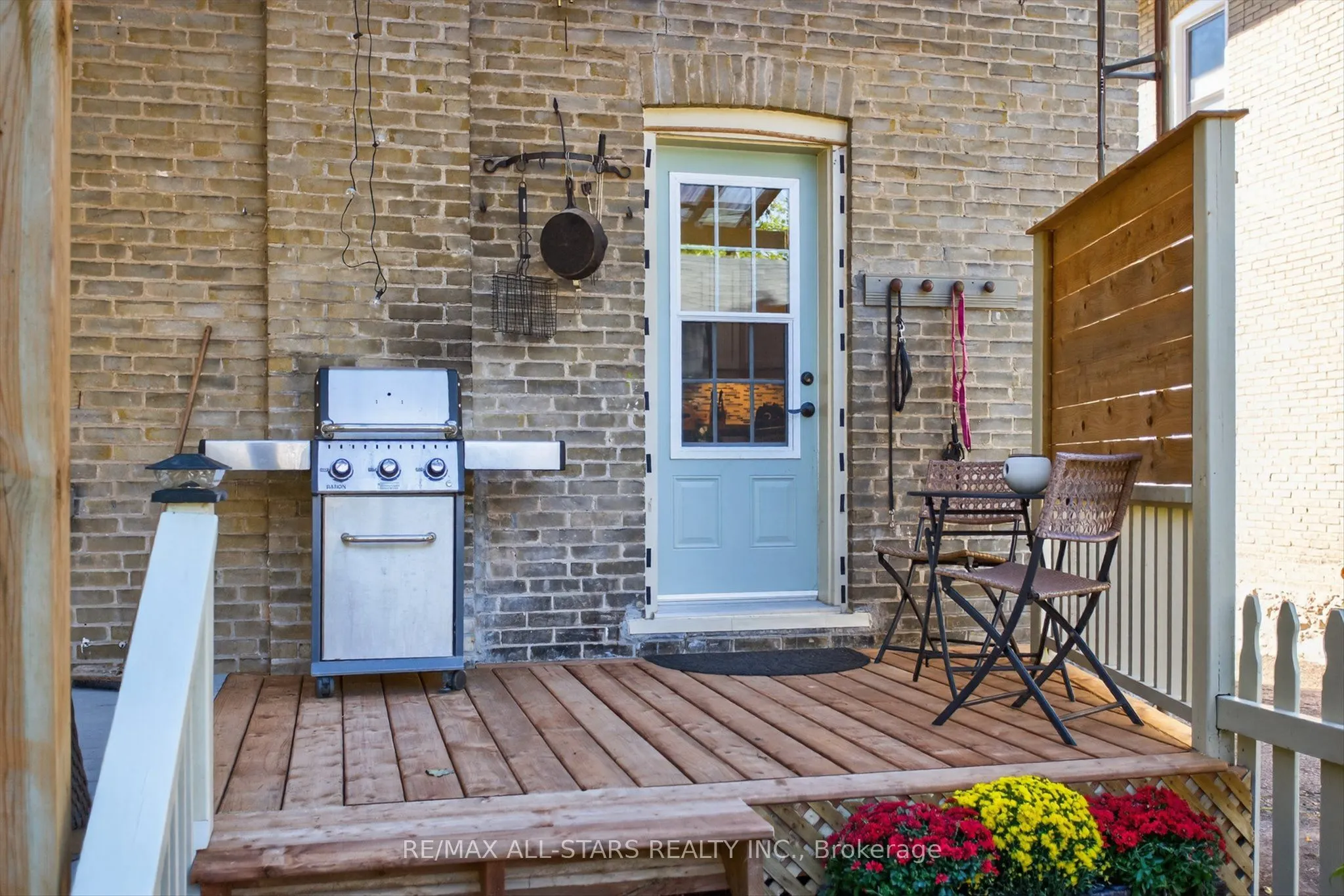 76 Wellington Street