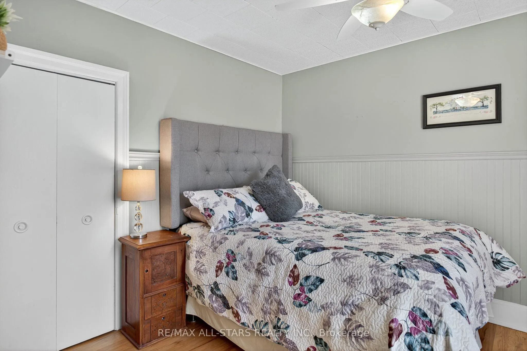 76 Wellington Street