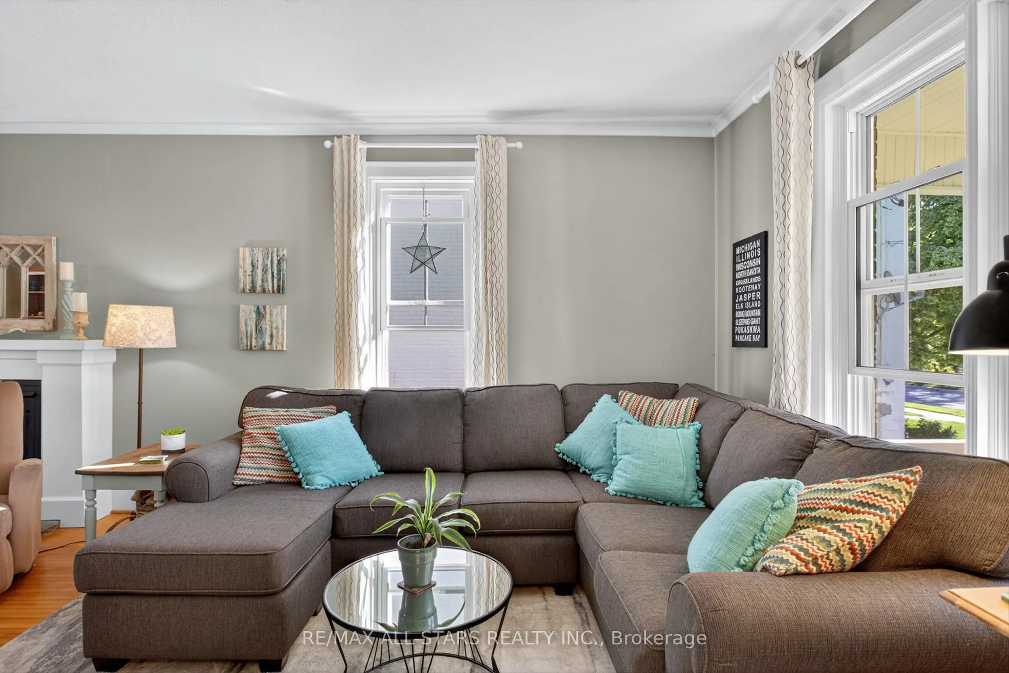 76 Wellington Street