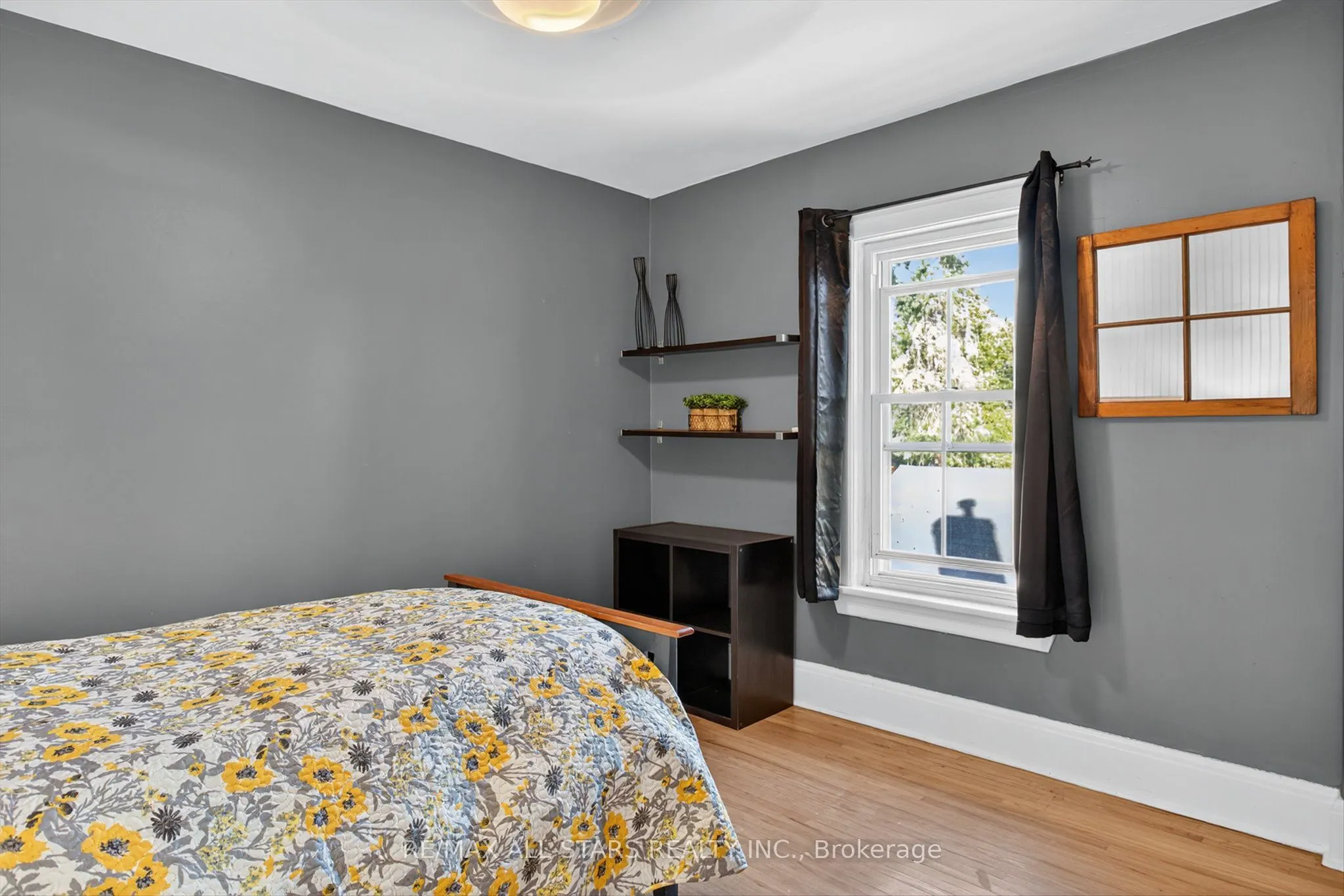 76 Wellington Street