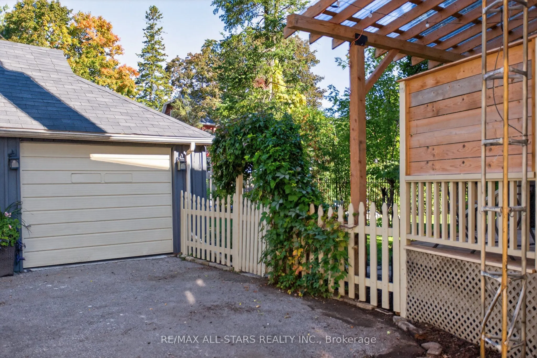 76 Wellington Street