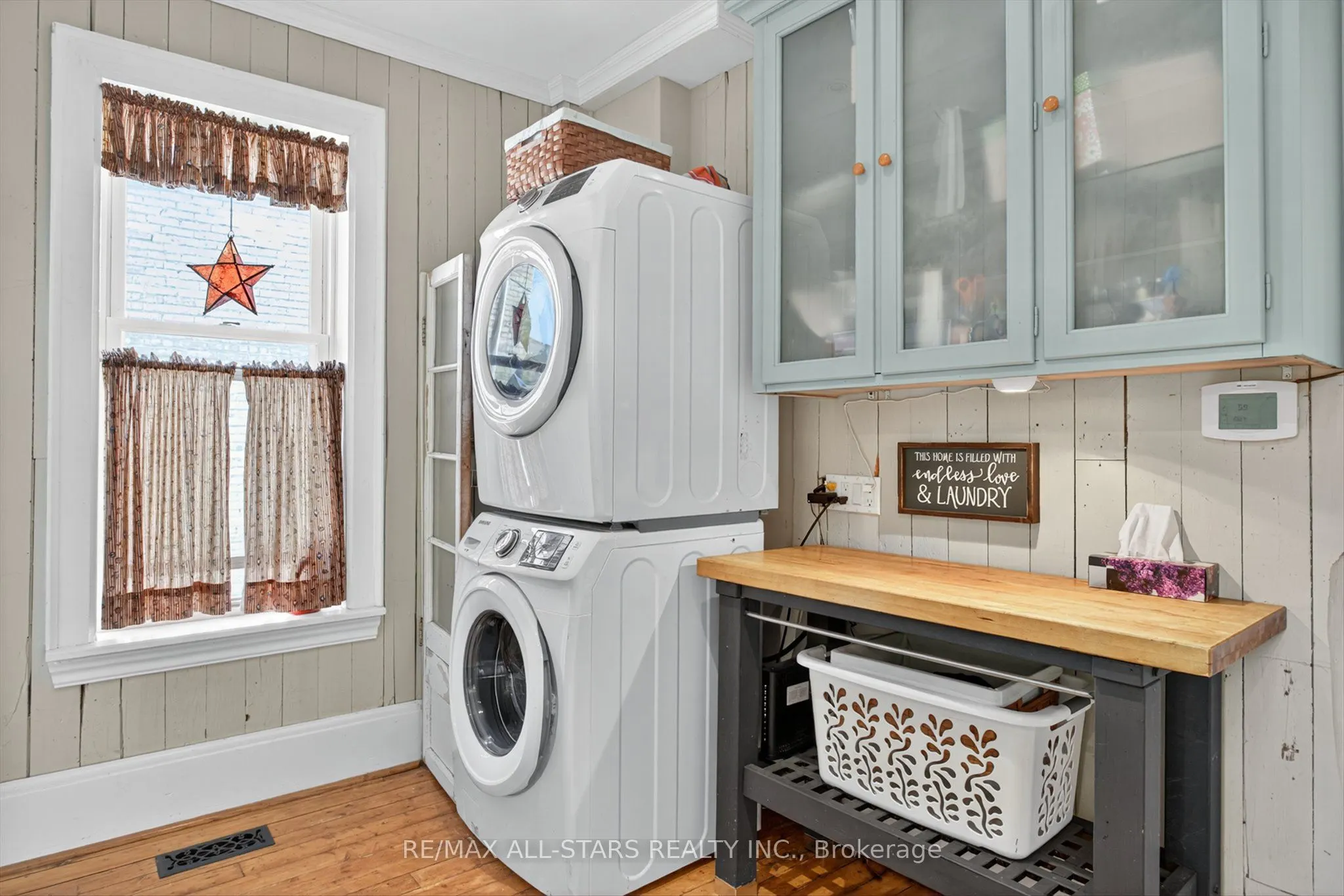 76 Wellington Street